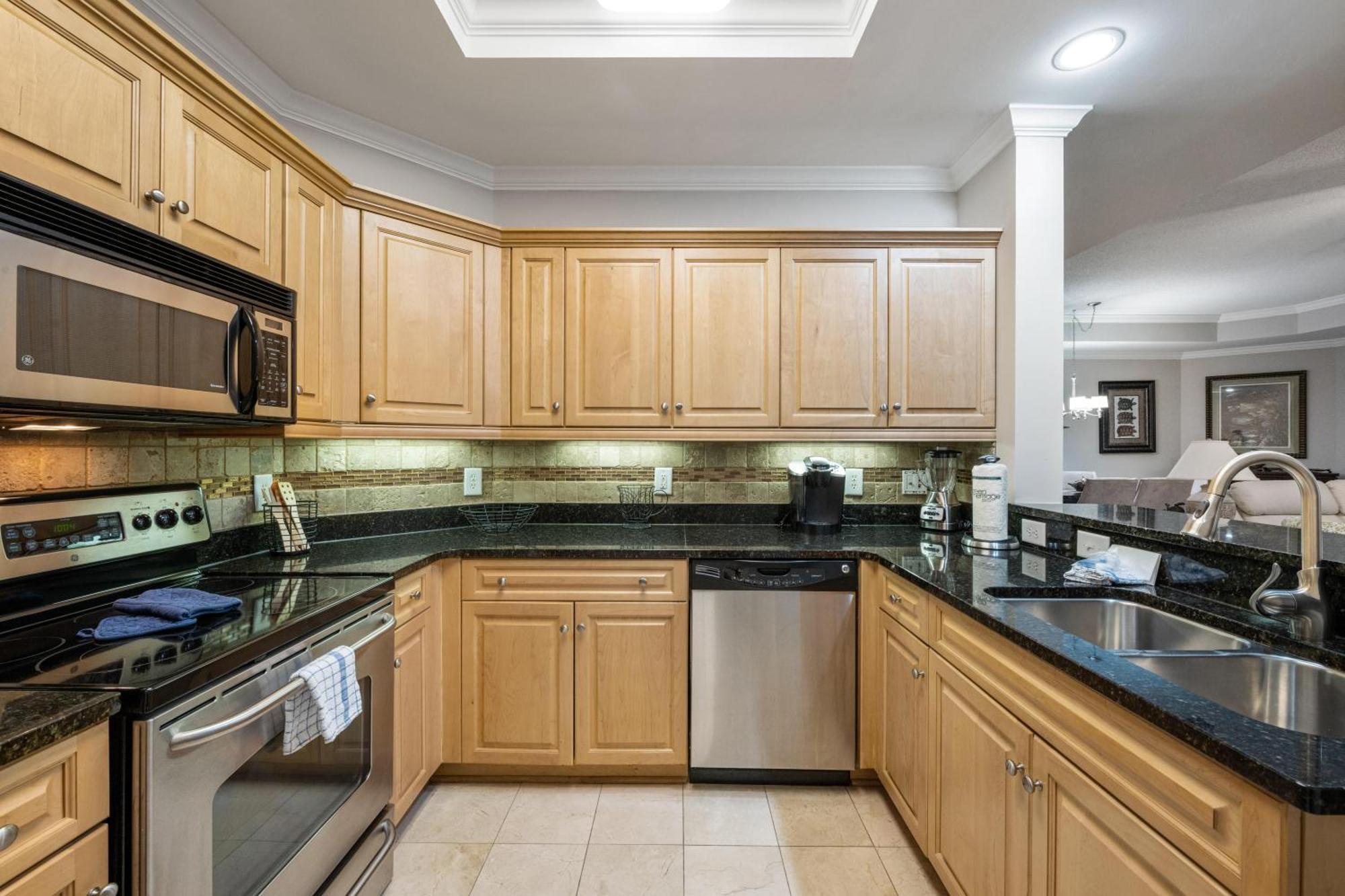 Royal Palms 703 - Ocean View - Shore Drive Section