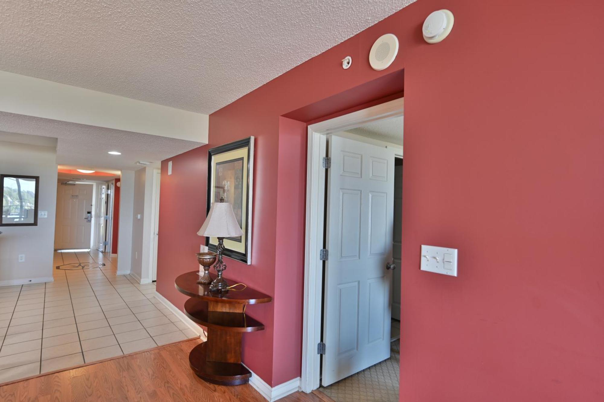 Three Bedrooms With Amazing Waterway View On The 5th Floor - Yacht Club *