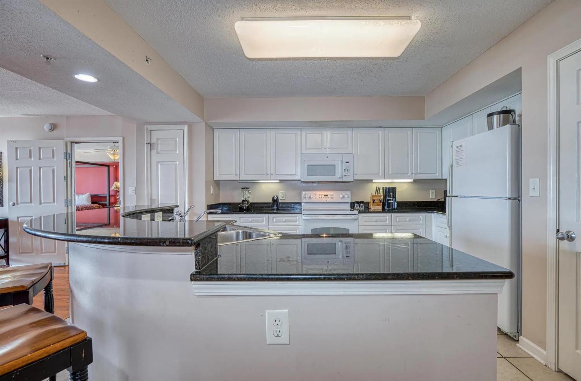 Three Bedrooms With Amazing Waterway View On The 5th Floor - Yacht Club *