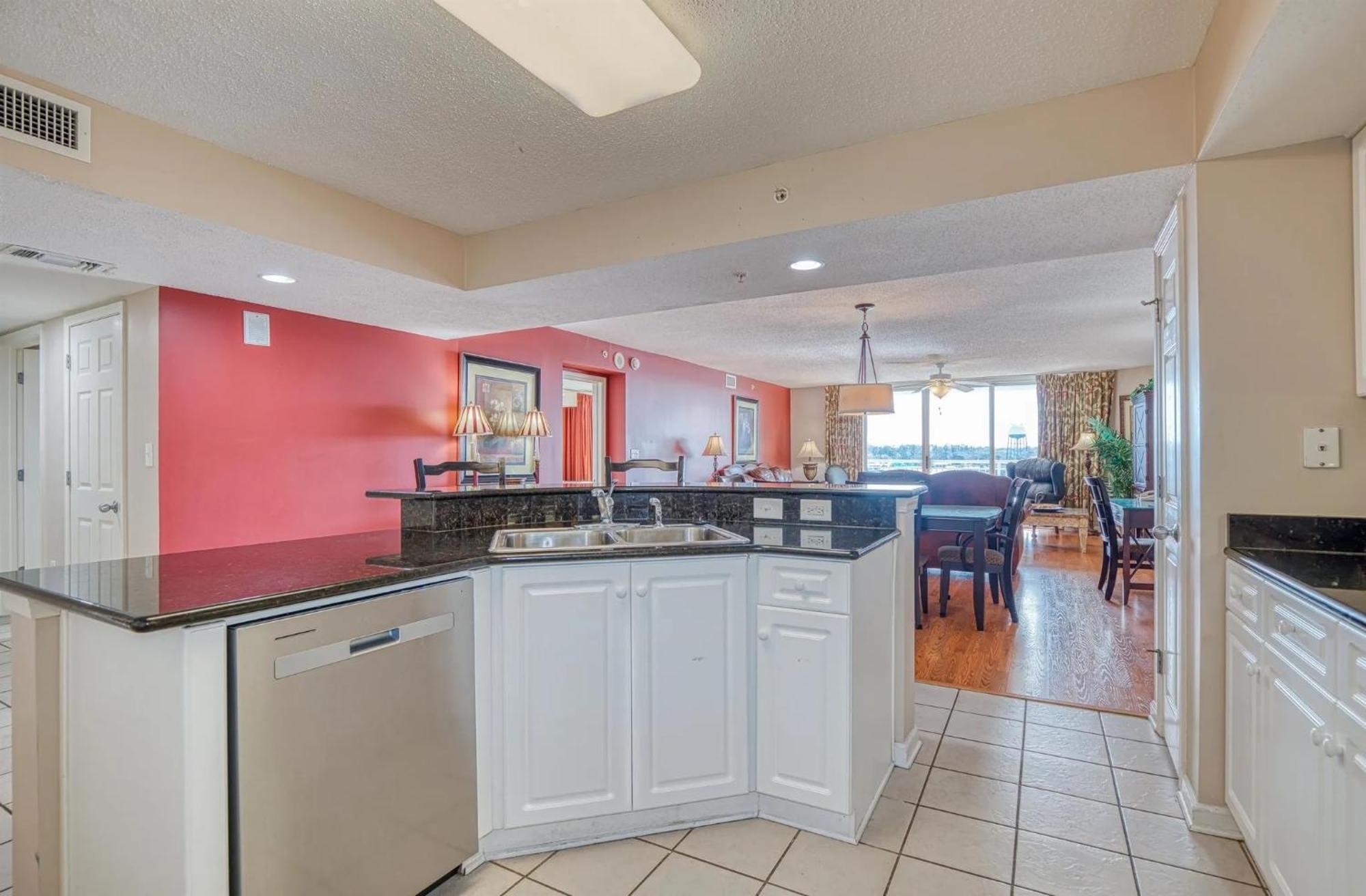 Three Bedrooms With Amazing Waterway View On The 5th Floor - Yacht Club *