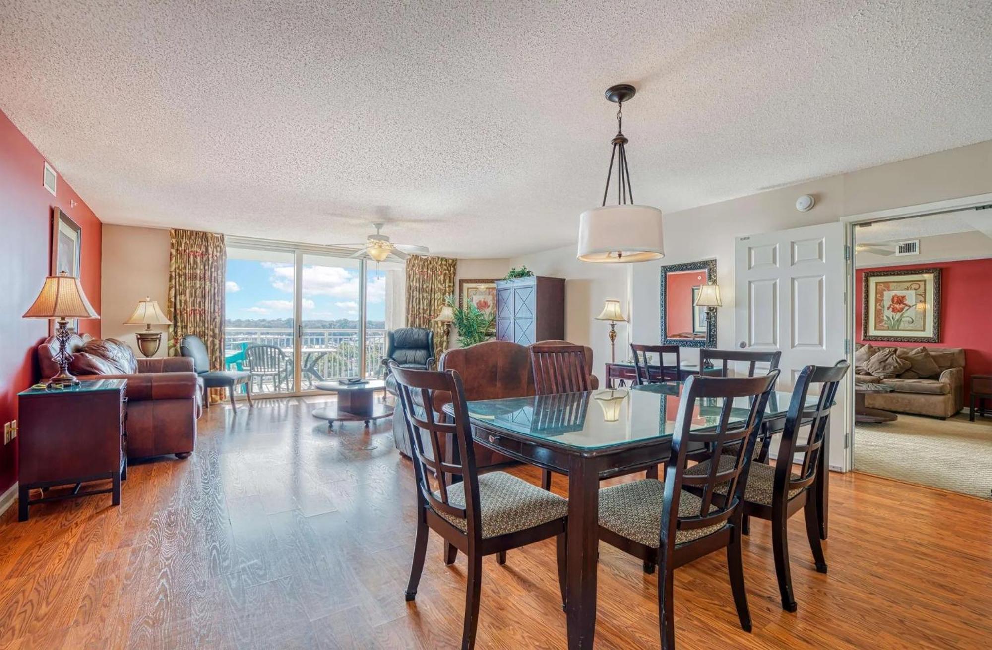 Apartment Three Bedrooms With Amazing Waterway View On The 5th Floor - Yacht Club *