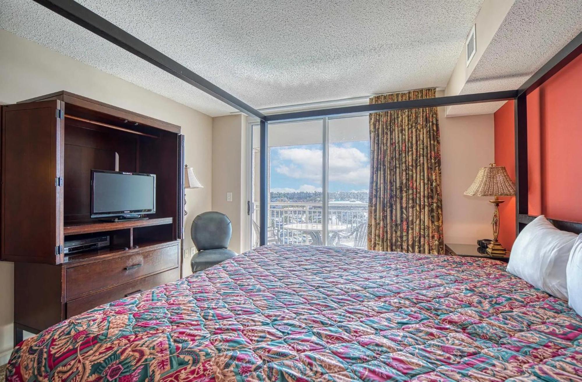 Three Bedrooms With Amazing Waterway View On The 5th Floor - Yacht Club