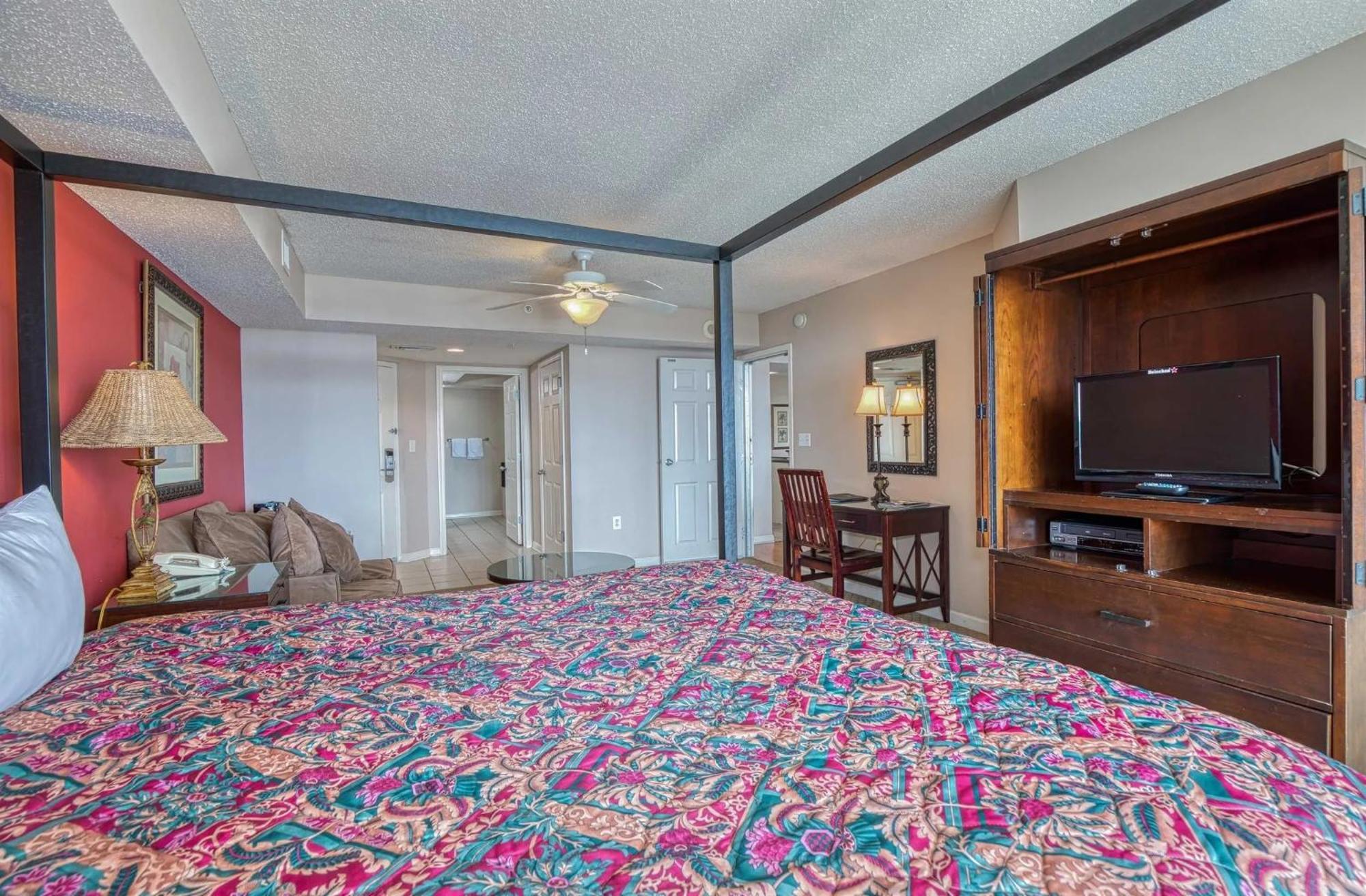 Three Bedrooms With Amazing Waterway View On The 5th Floor - Yacht Club *