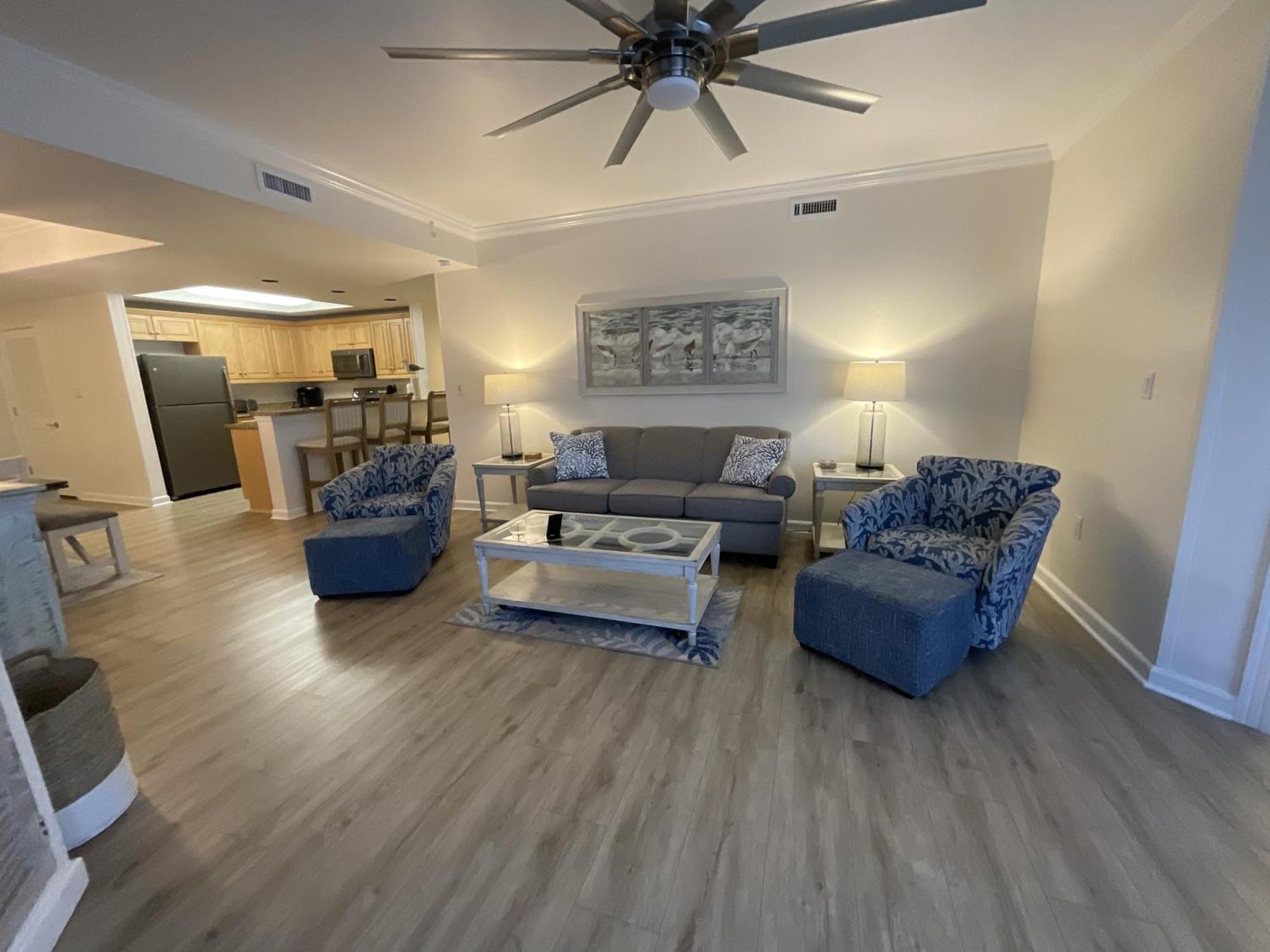 1107 Royale Palms