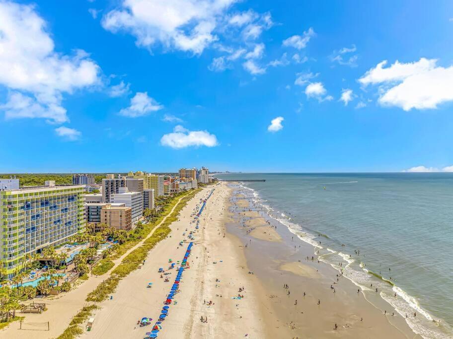 Direct Ocean Front Queen Suite! Sea Mist 21006 - Perfect For 2 Guests! Holiday home Myrtle Beach