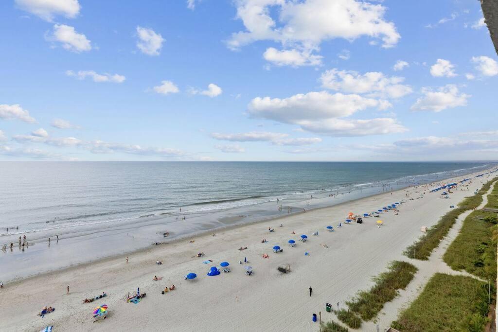 Direct Ocean Front Queen Suite! Sea Mist 21006 - Perfect For 2 Guests! Holiday home Myrtle Beach