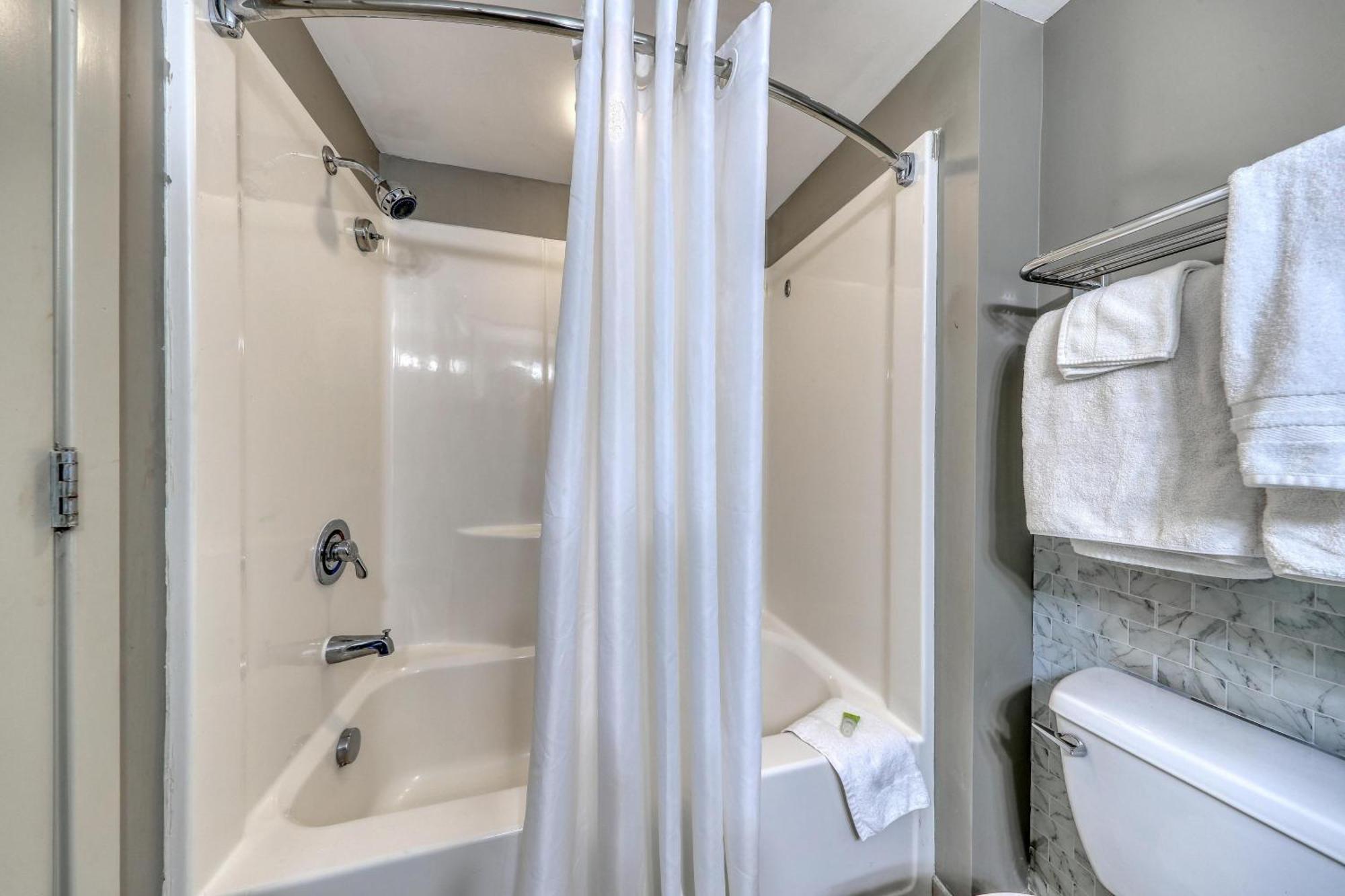 107 S Ocean Blvd, 0308 - Ocean Front Sleeps 6 Myrtle Beach