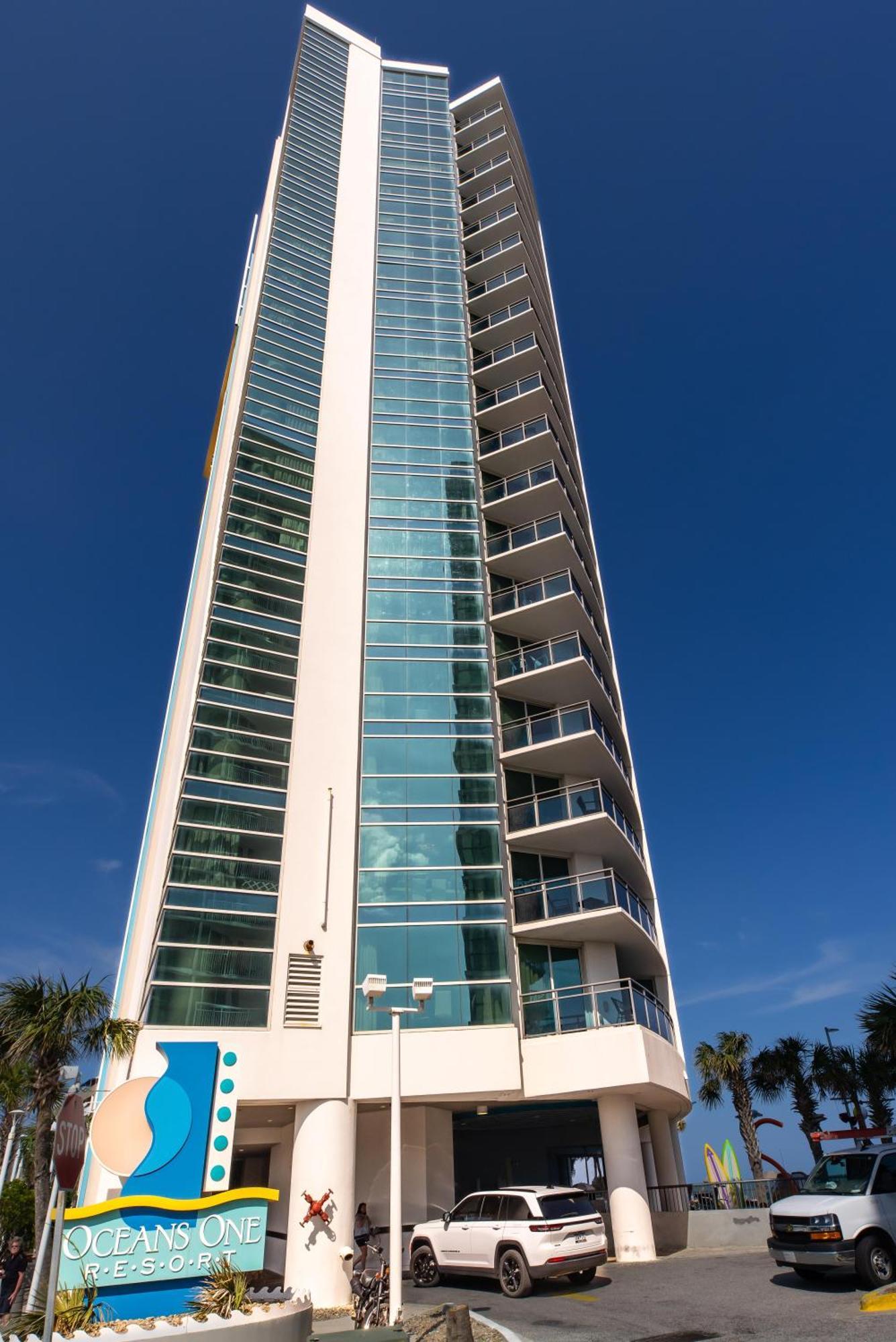 107 S Ocean Blvd, 0308 - Ocean Front Sleeps 6 Myrtle Beach
