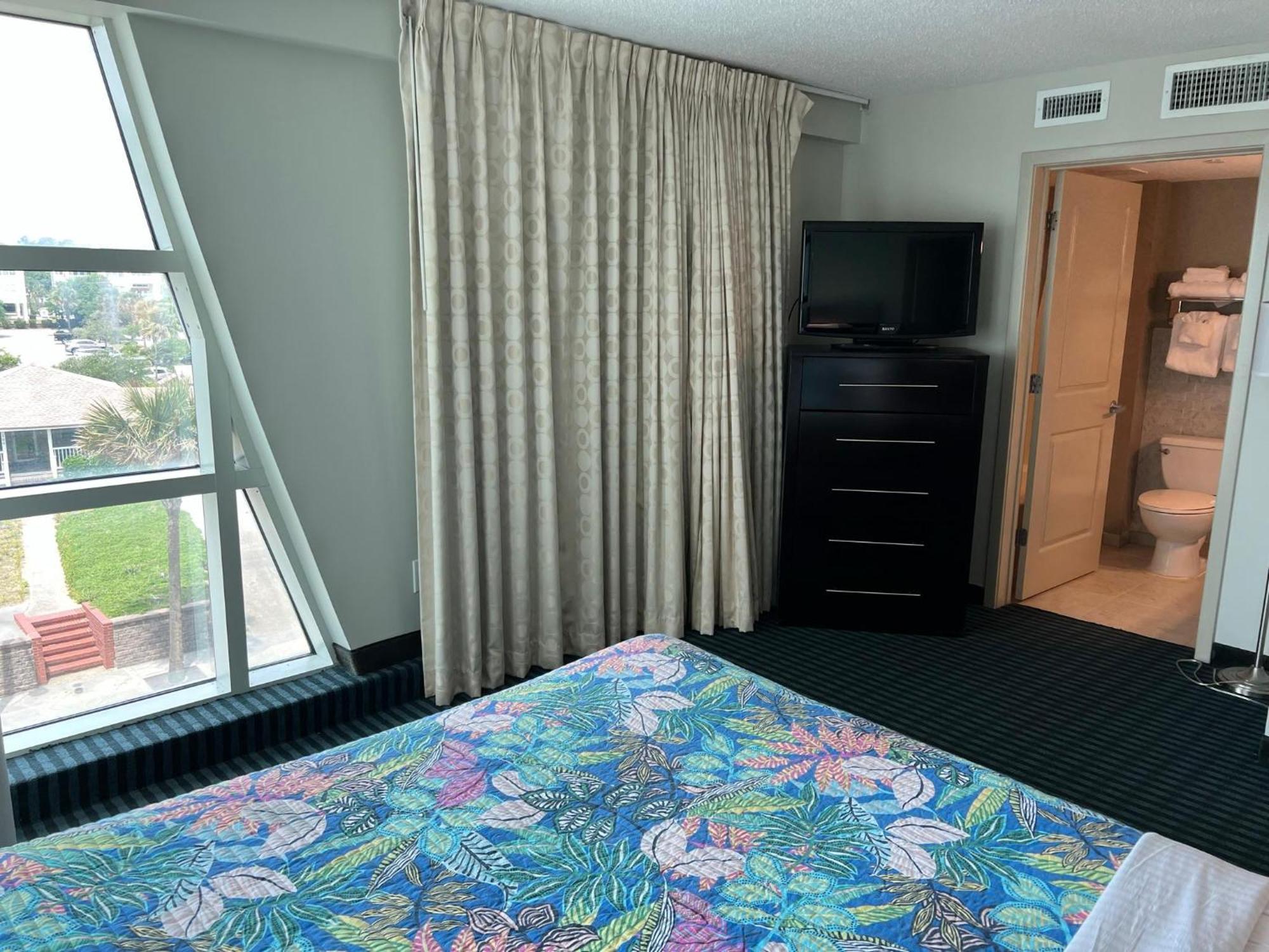 107 S Ocean Blvd, 0308 - Ocean Front Sleeps 6 Holiday home