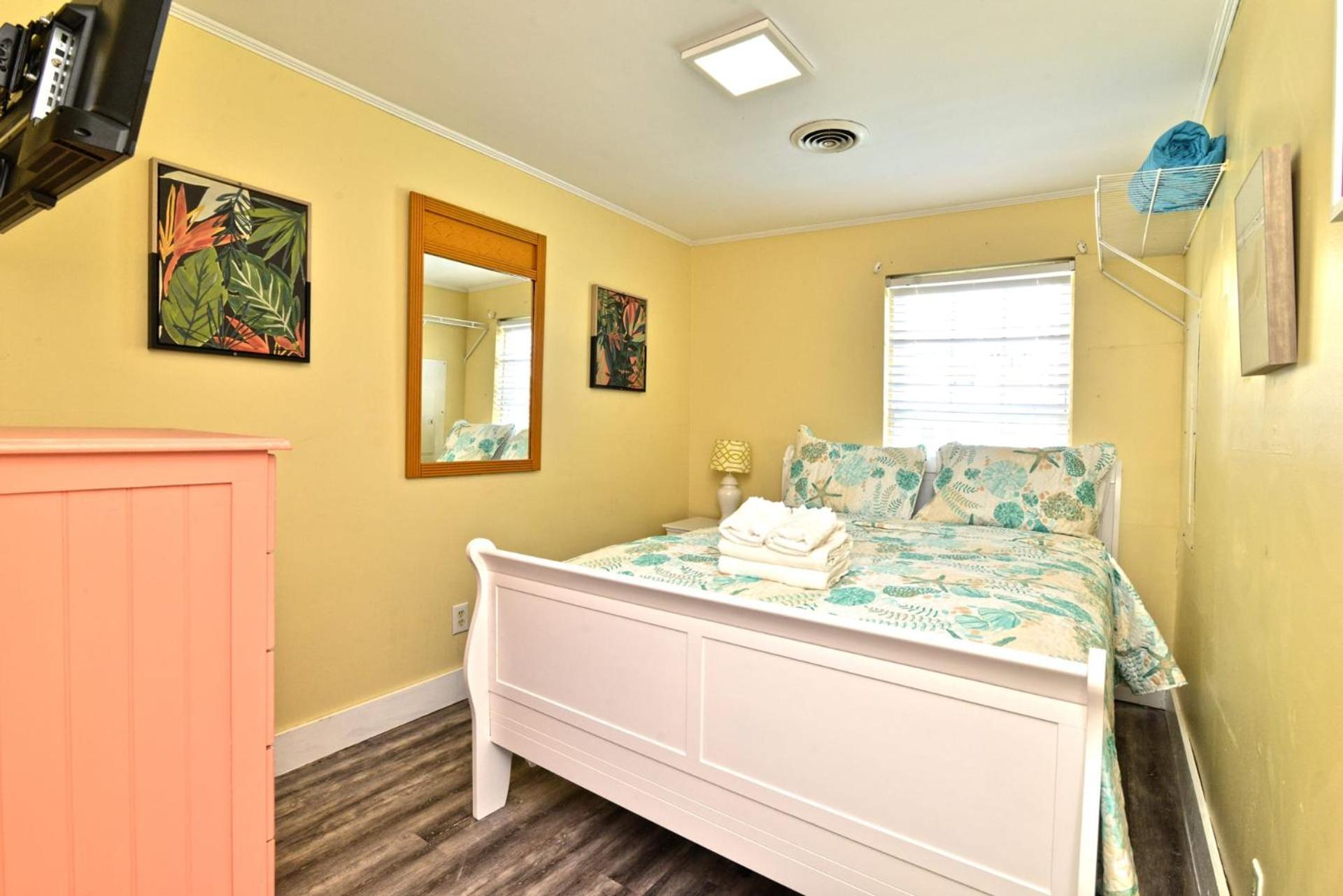 Suns Out Steps To W Private Pool In Cherry Grove Holiday home