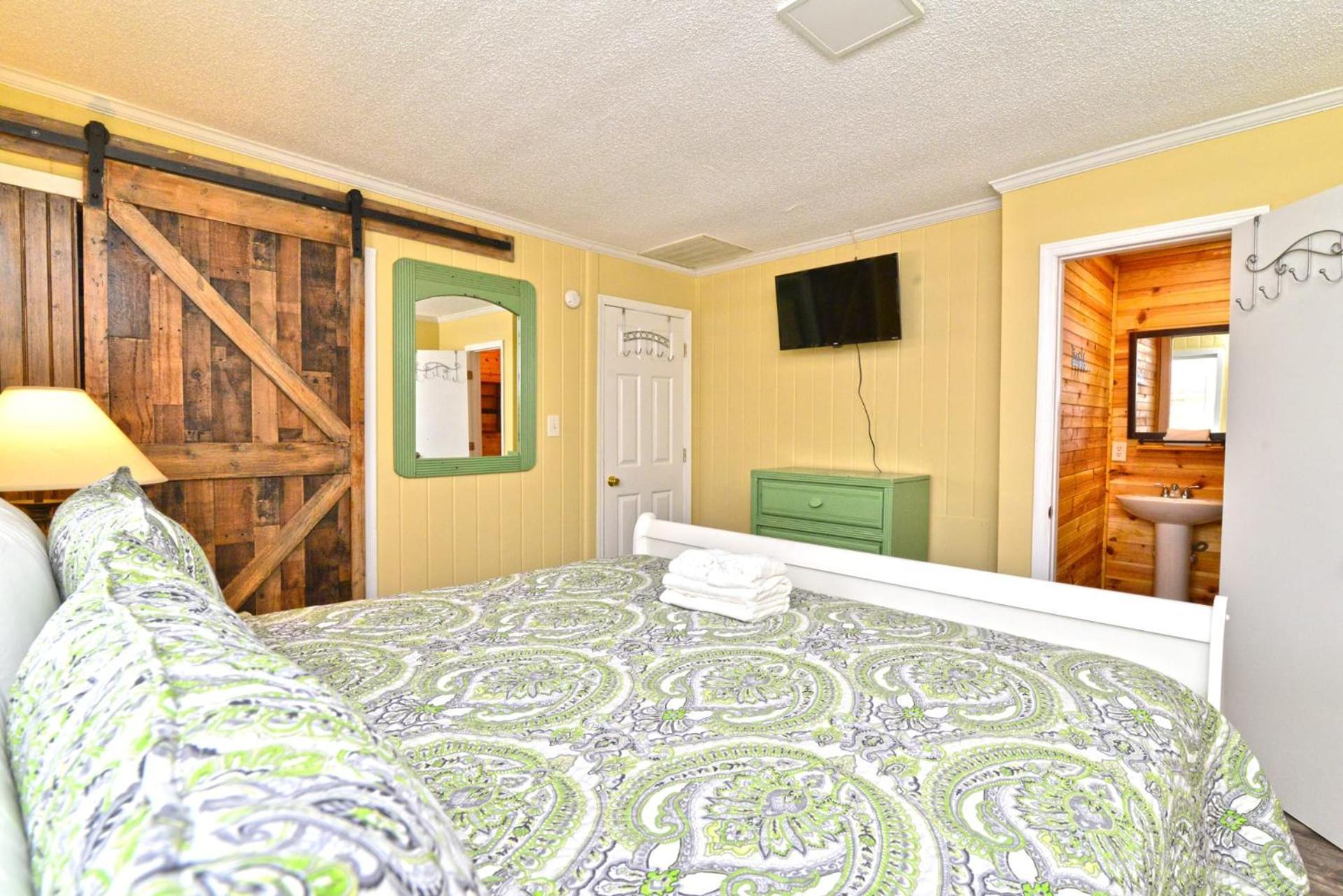Suns Out Steps To W Private Pool In Cherry Grove Holiday home *