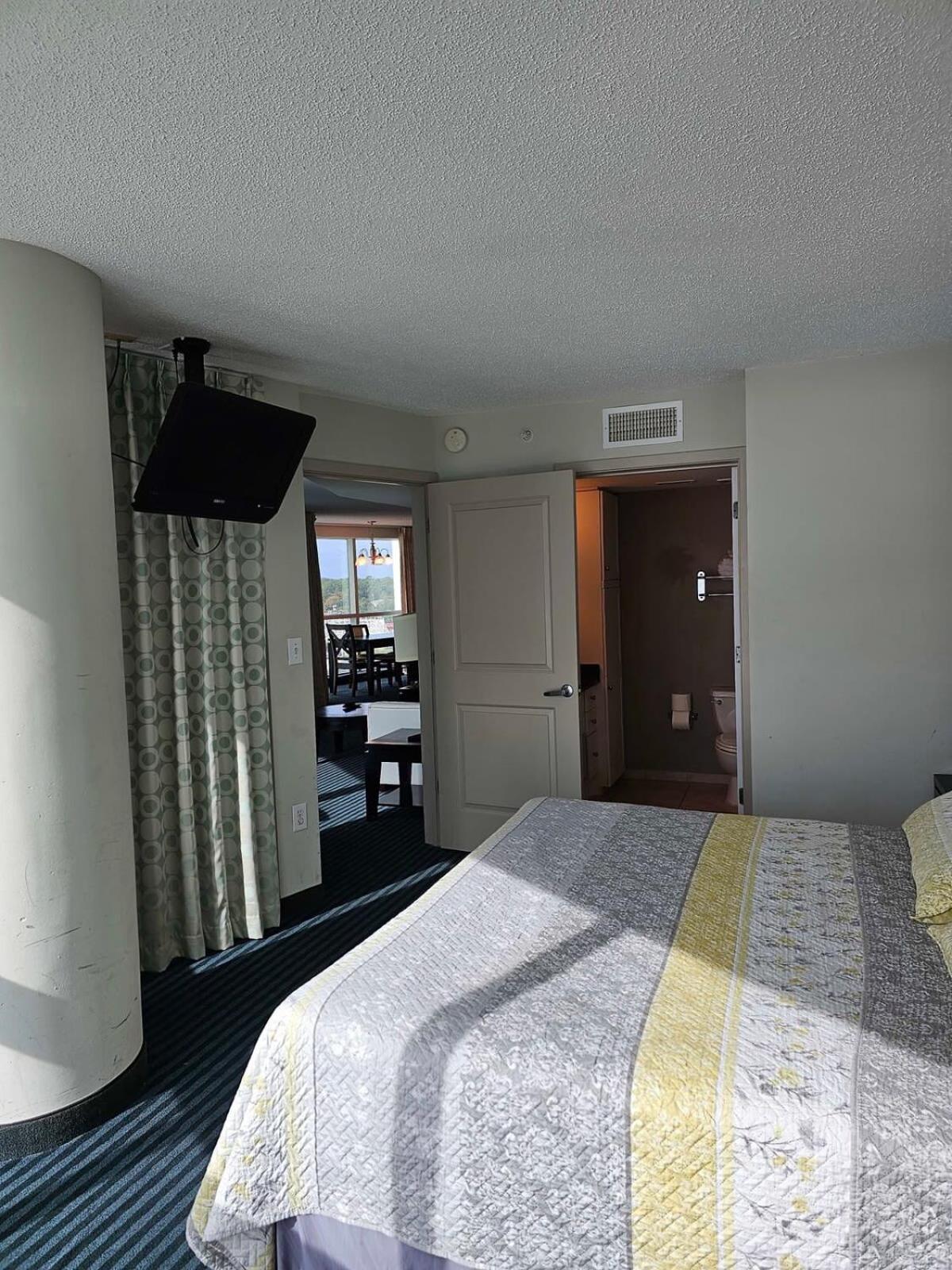 Great 2 Bedroom On The Ocean - Oceans One 908 * Myrtle Beach