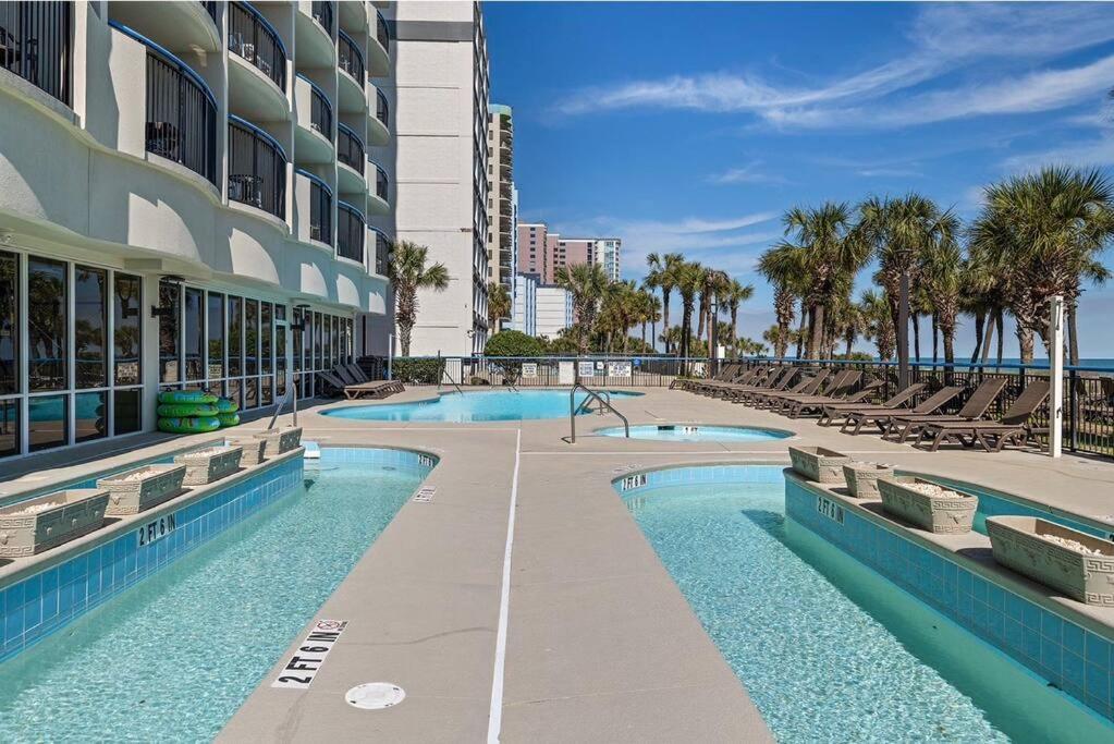 Tranquil Palms-oceanfront Apartment