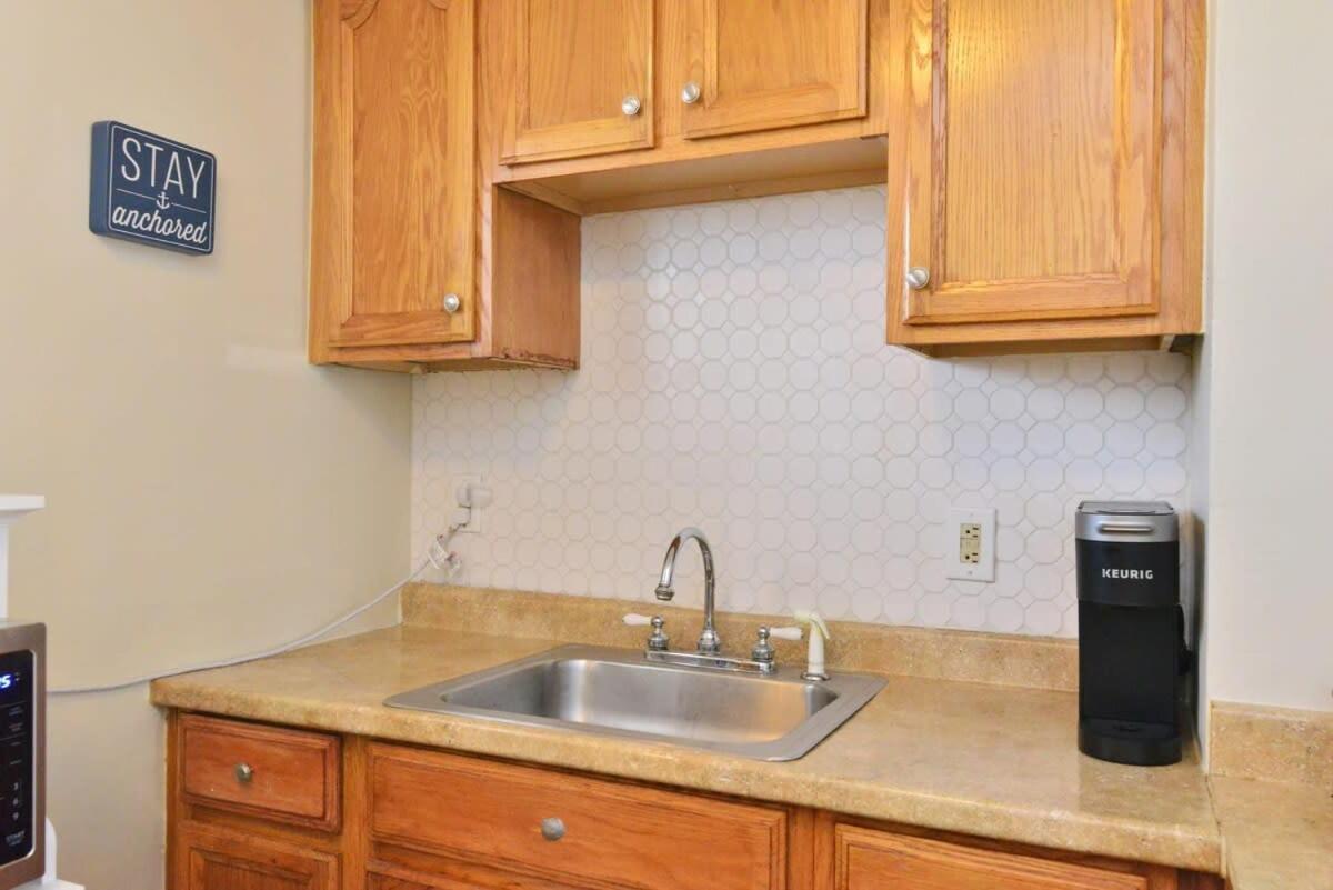 Across Street From Beach With Pool Top Location Holiday home