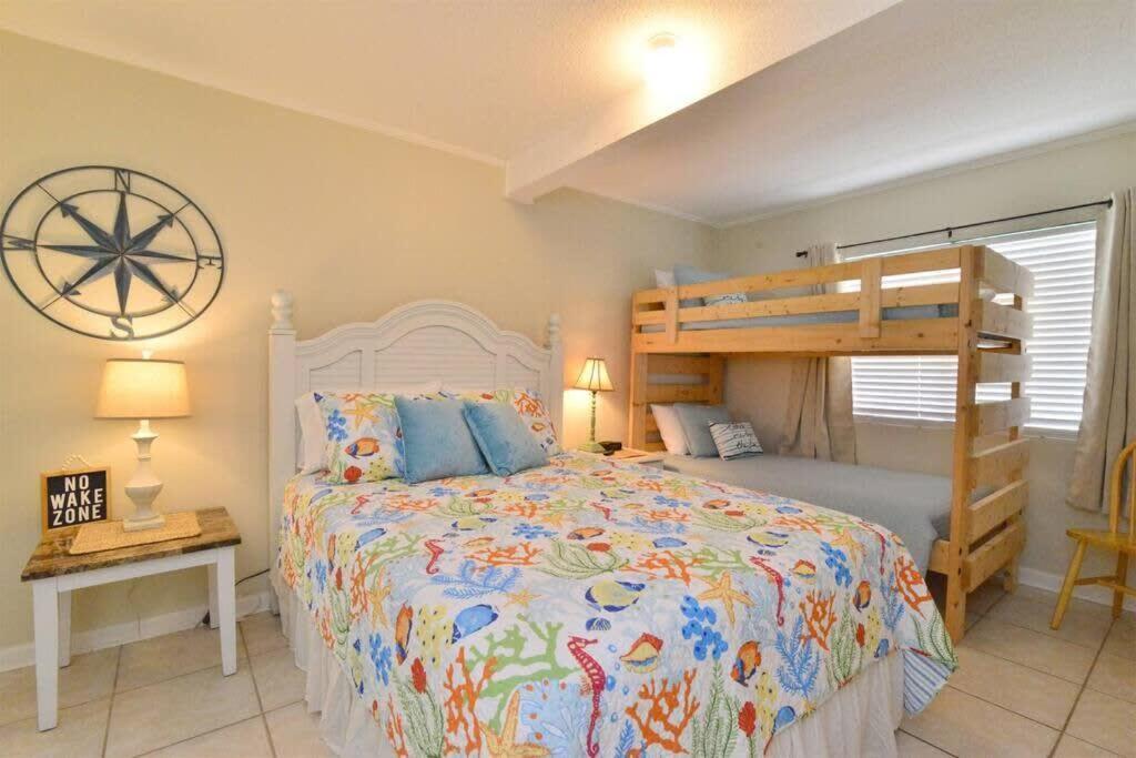 Across Street From Beach With Pool Top Location * Myrtle Beach