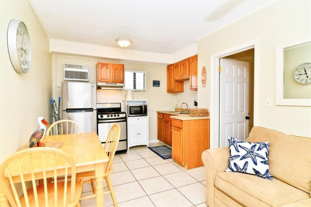 Holiday home Across Street From Beach With Pool Top Location *