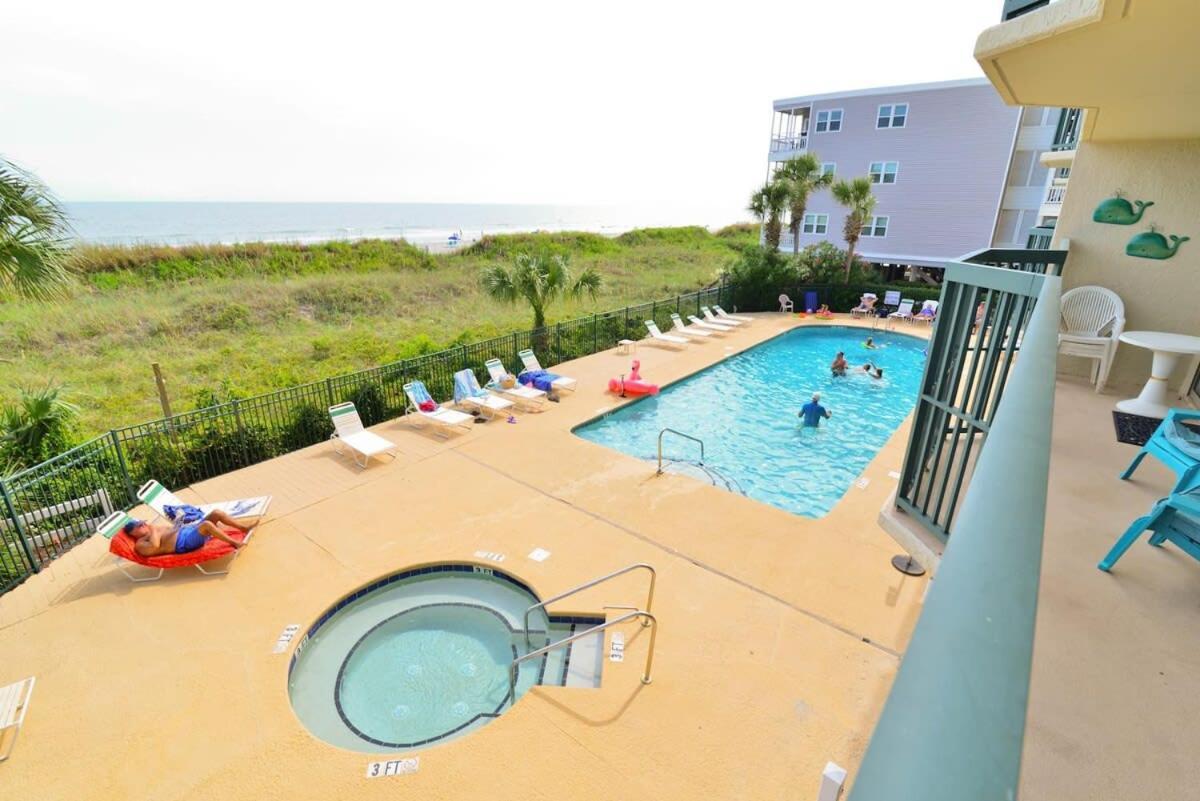 Holiday home The Jewel New Oceanfront Luxury W Huge Balcony *