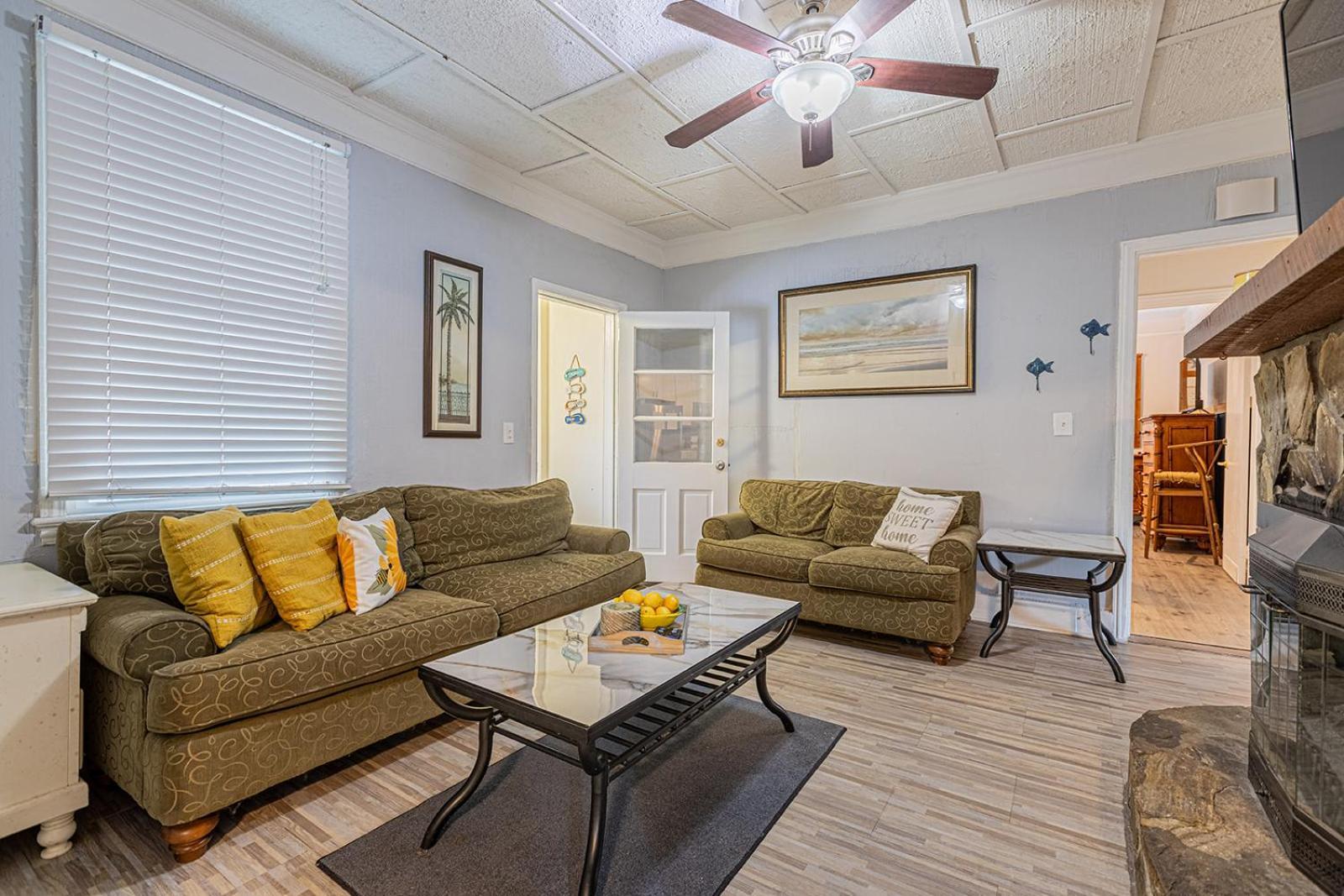 ﻿charming Centrally Located Ocean View W Huge Private Yard, Patio, Firepit, & Bbq Holiday home