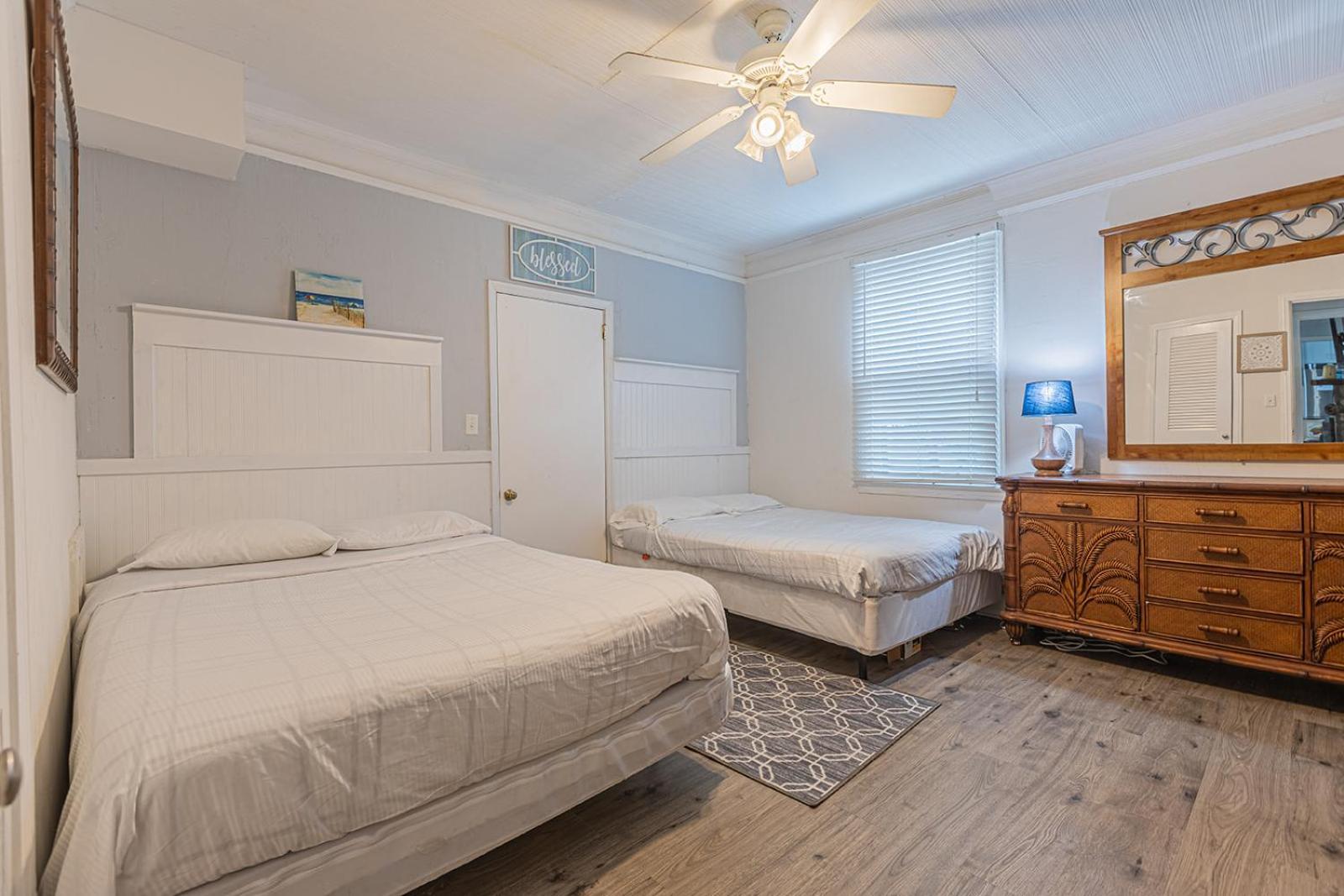 ﻿charming Centrally Located Ocean View W Huge Private Yard, Patio, Firepit, & Bbq *