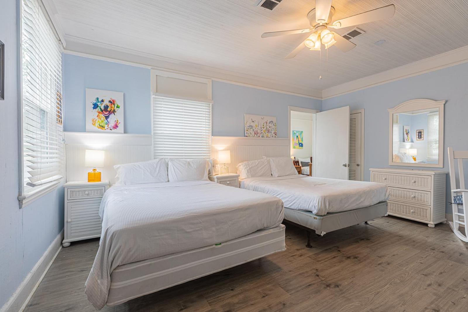 ﻿charming Centrally Located Ocean View W Huge Private Yard, Patio, Firepit, & Bbq Myrtle Beach