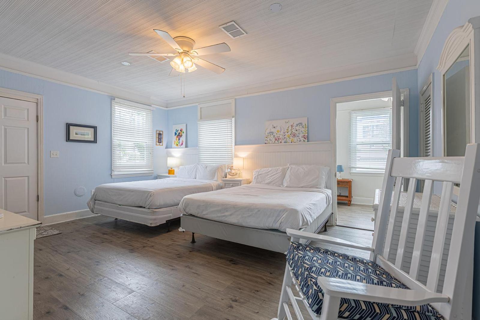 ﻿charming Centrally Located Ocean View W Huge Private Yard, Patio, Firepit, & Bbq