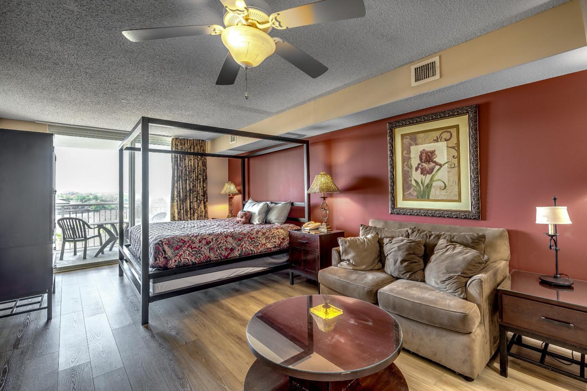 Three Bedrooms With Amazing Waterway View On The 5th Floor - Yacht Club Apartment