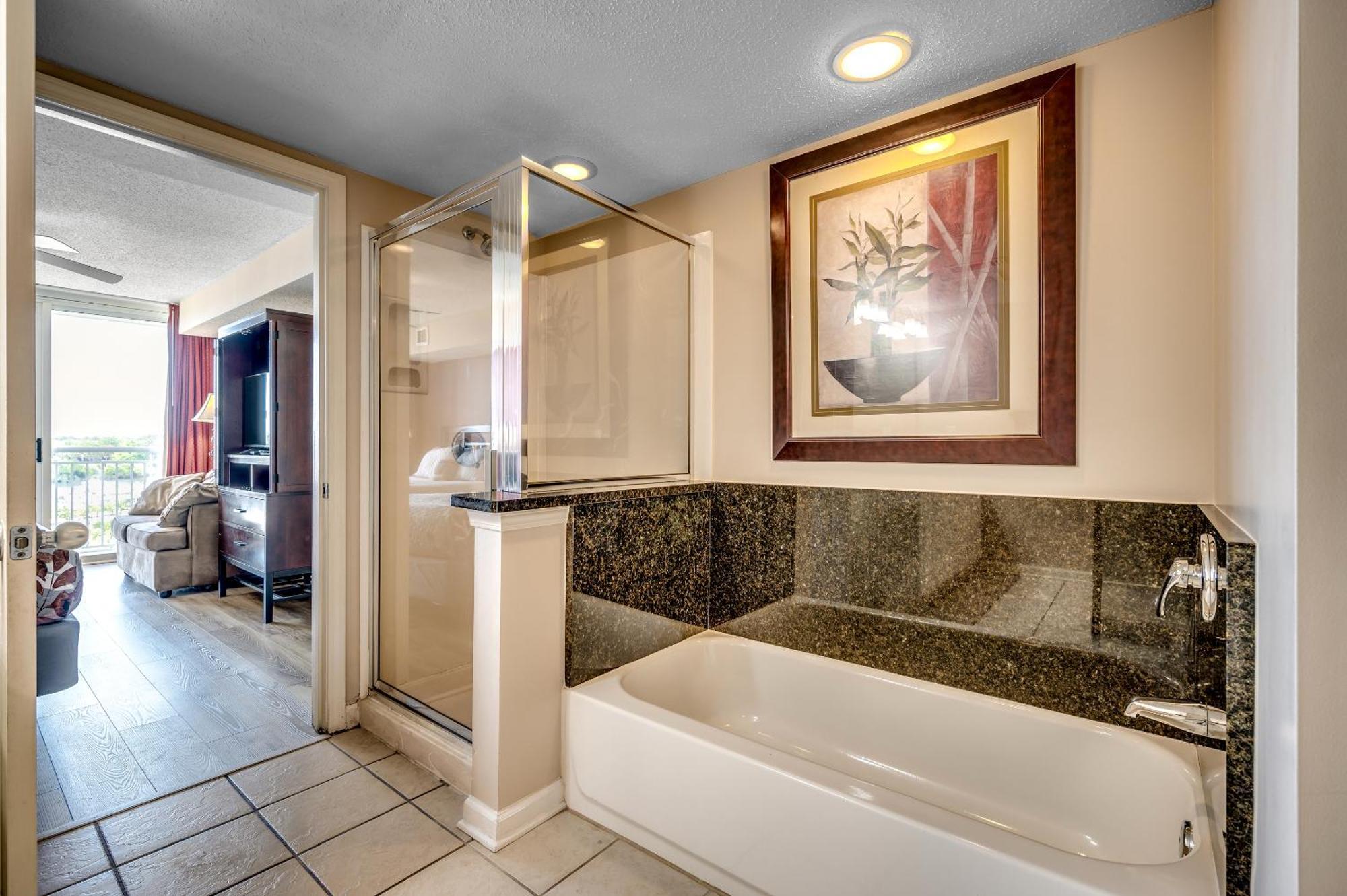 Three Bedrooms With Amazing Waterway View On The 5th Floor - Yacht Club Apartment Myrtle Beach