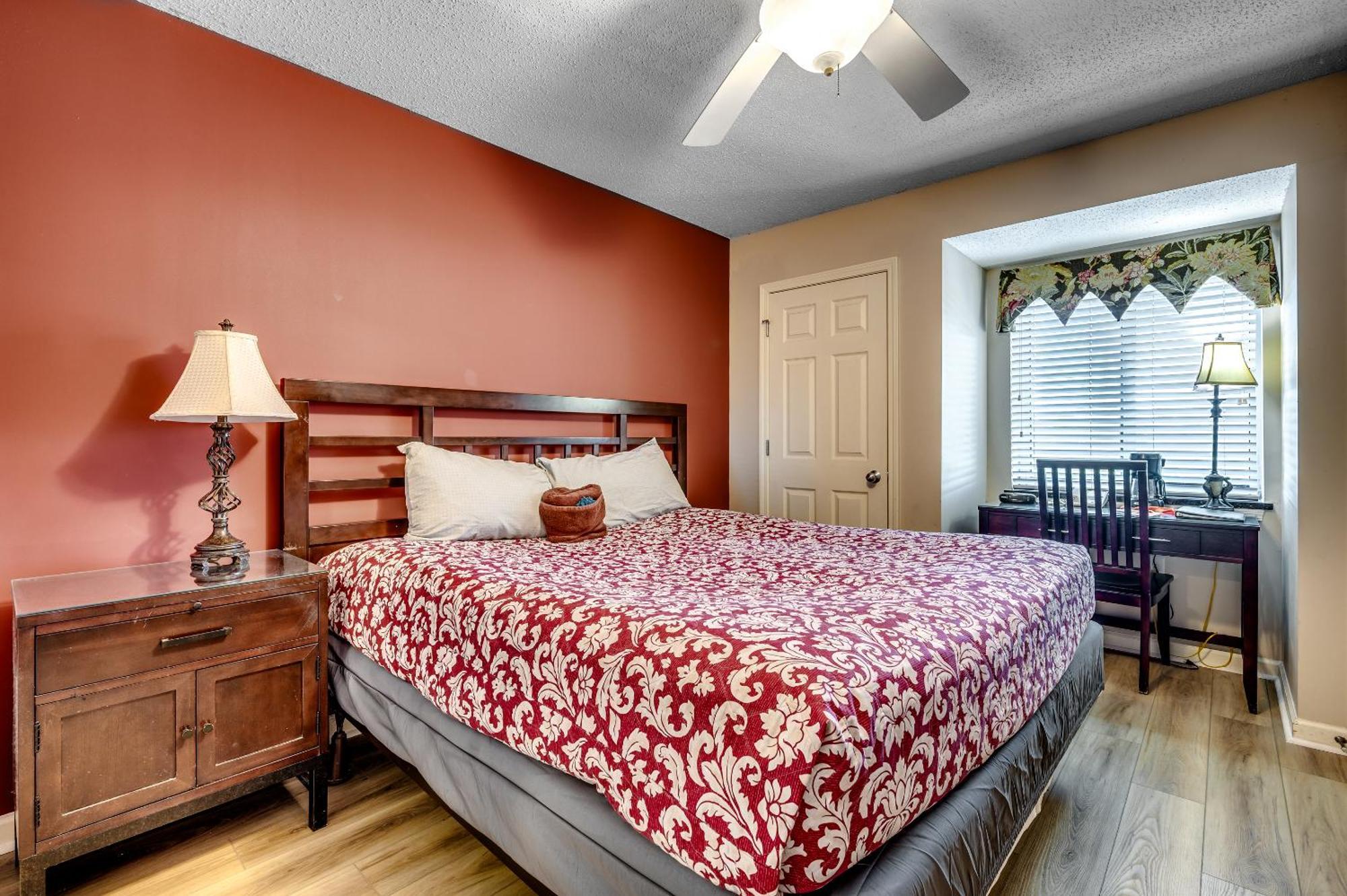 Apartment Three Bedrooms With Amazing Waterway View On The 5th Floor - Yacht Club *