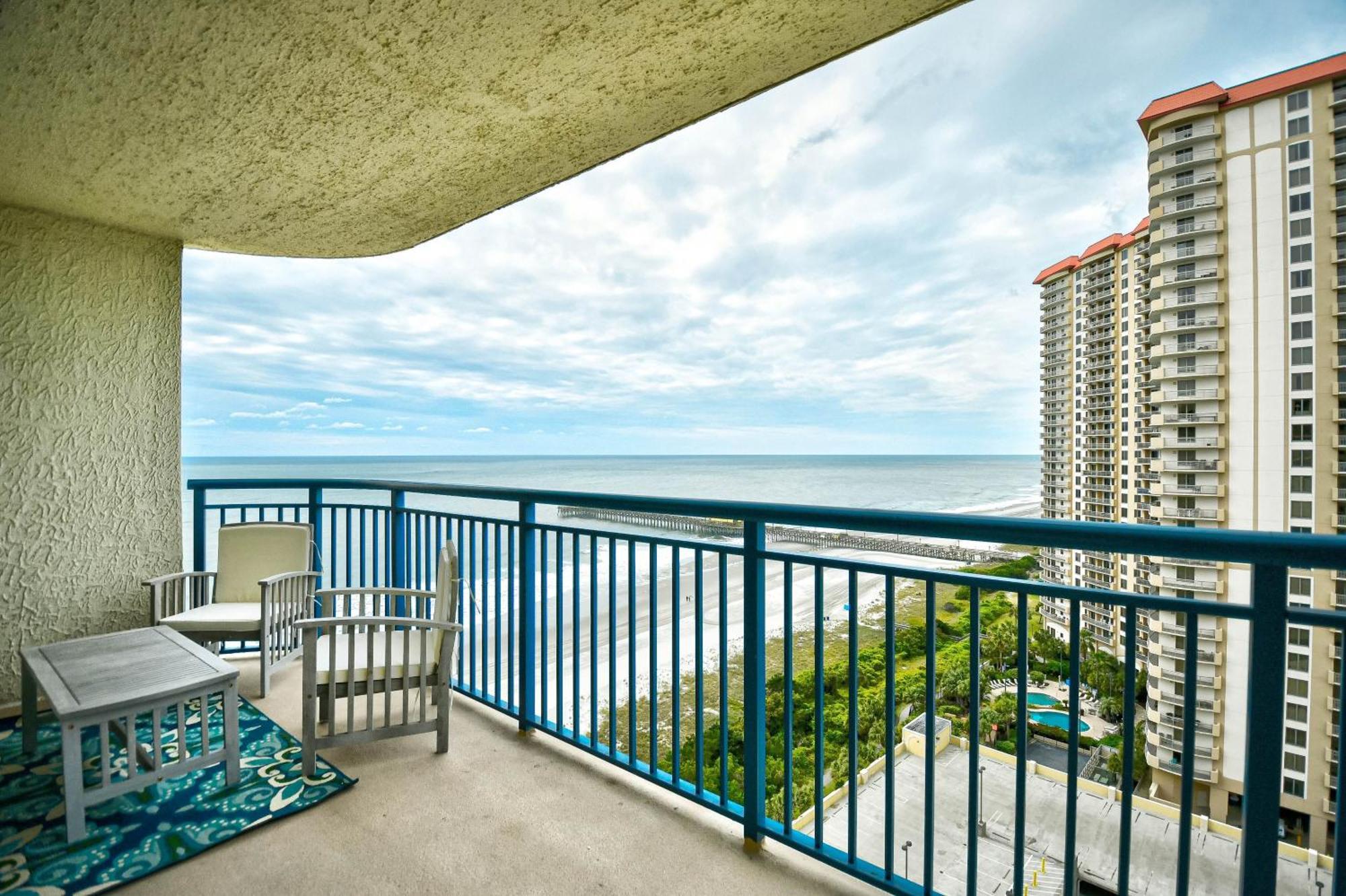Apartment Remodeled, Open Airy Condo, With Full Access , 1706 Brighton