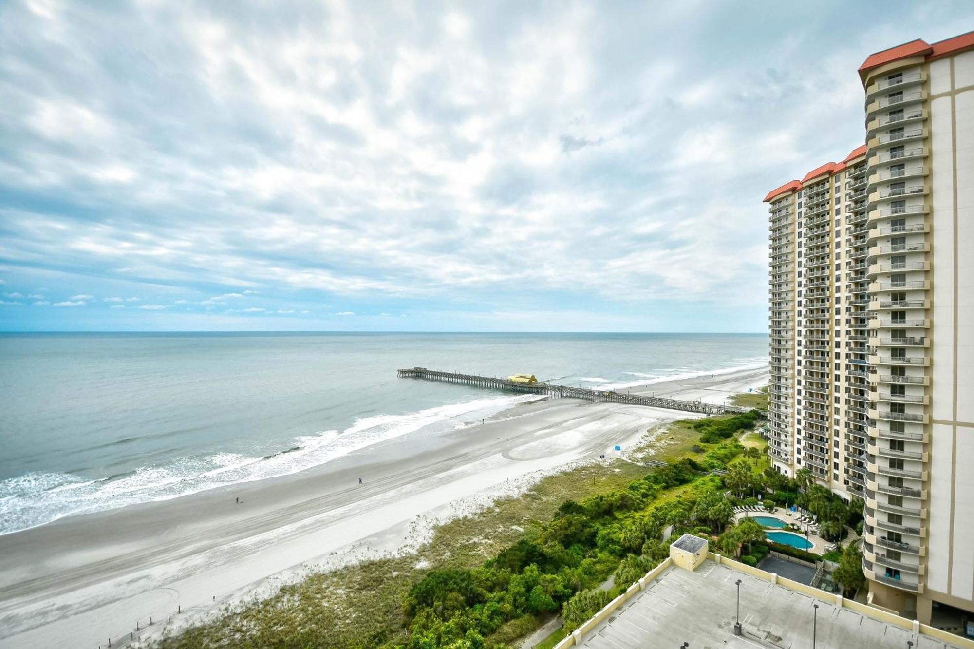Remodeled, Open Airy Condo, With Full Access , 1706 Brighton Apartment *