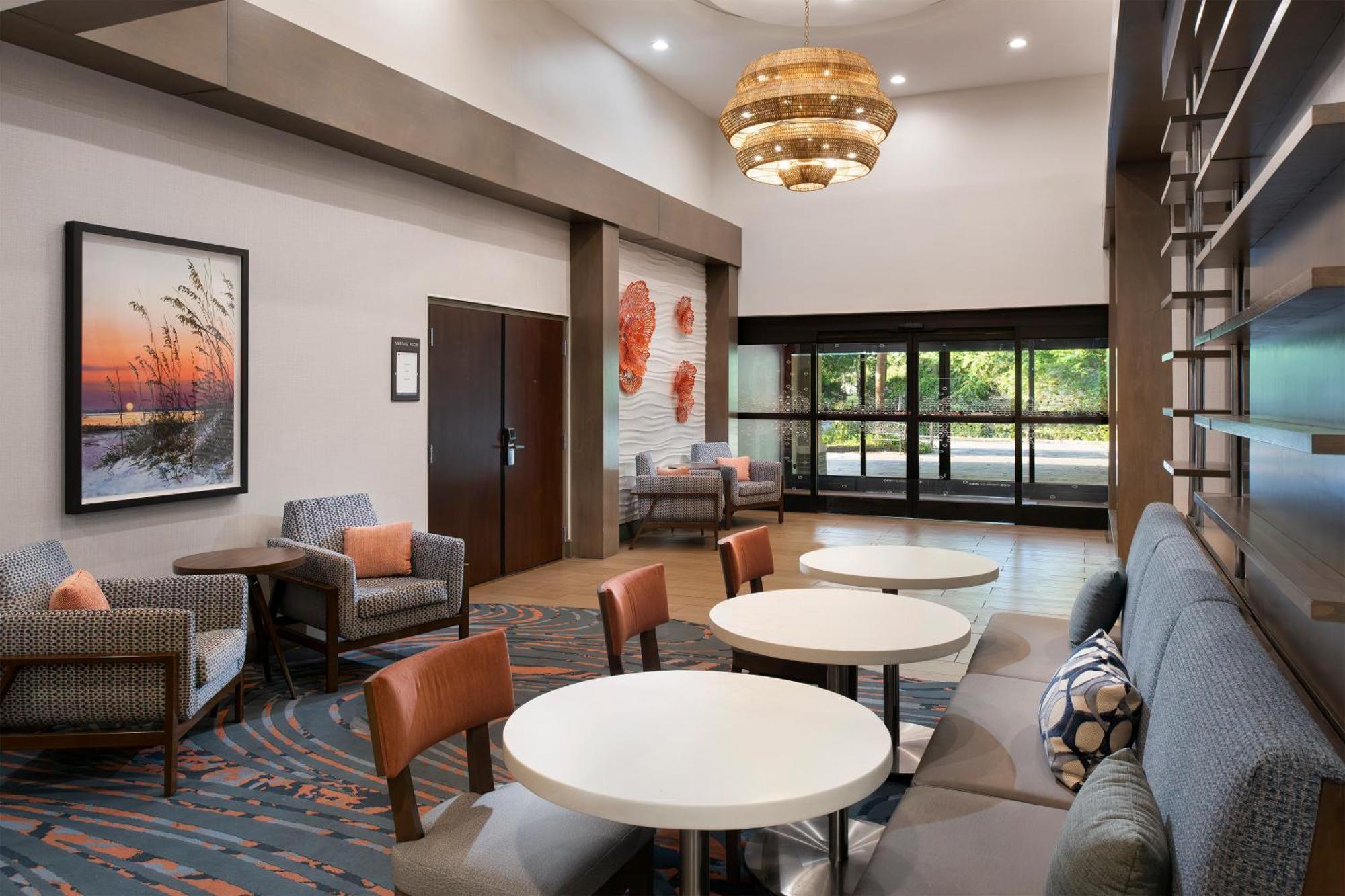 Hotel Hampton Northwood 3*
