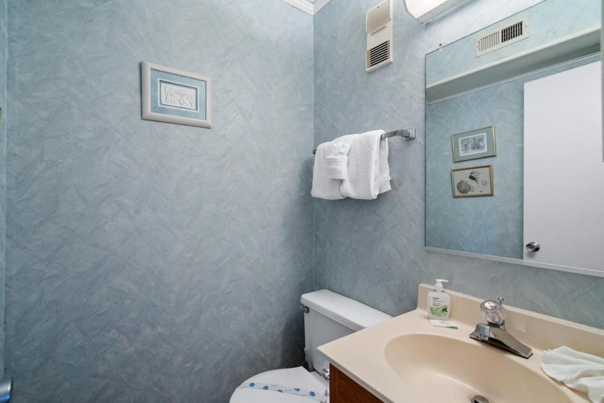 Pelican's Watch Serene Oceanfront Unit 102 Holiday home