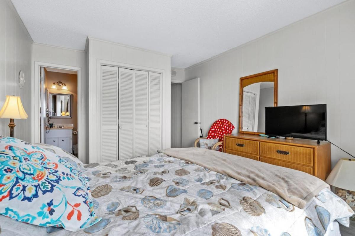 Pelican's Watch Serene Oceanfront Unit 102 Holiday home