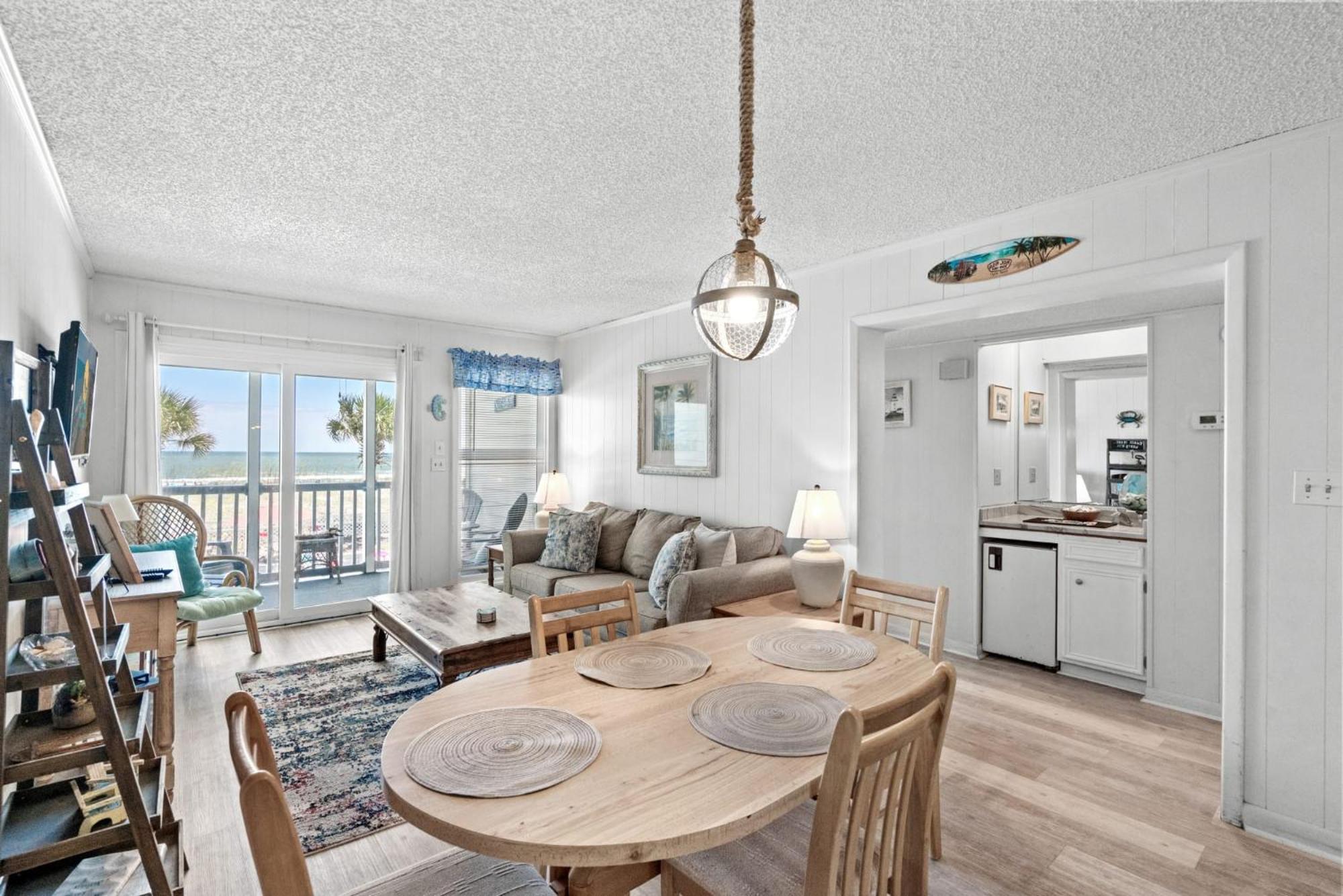 Holiday home Pelican's Watch Serene Oceanfront Unit 102 *