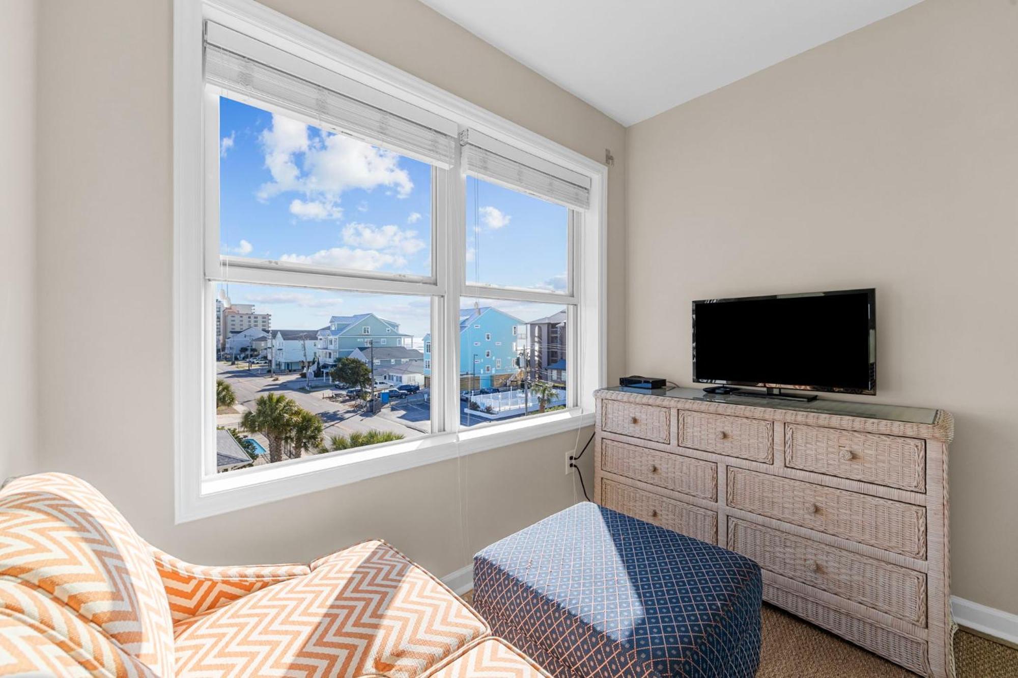 Updated Oceanview Getaway- Game Pool Decks Holiday home *