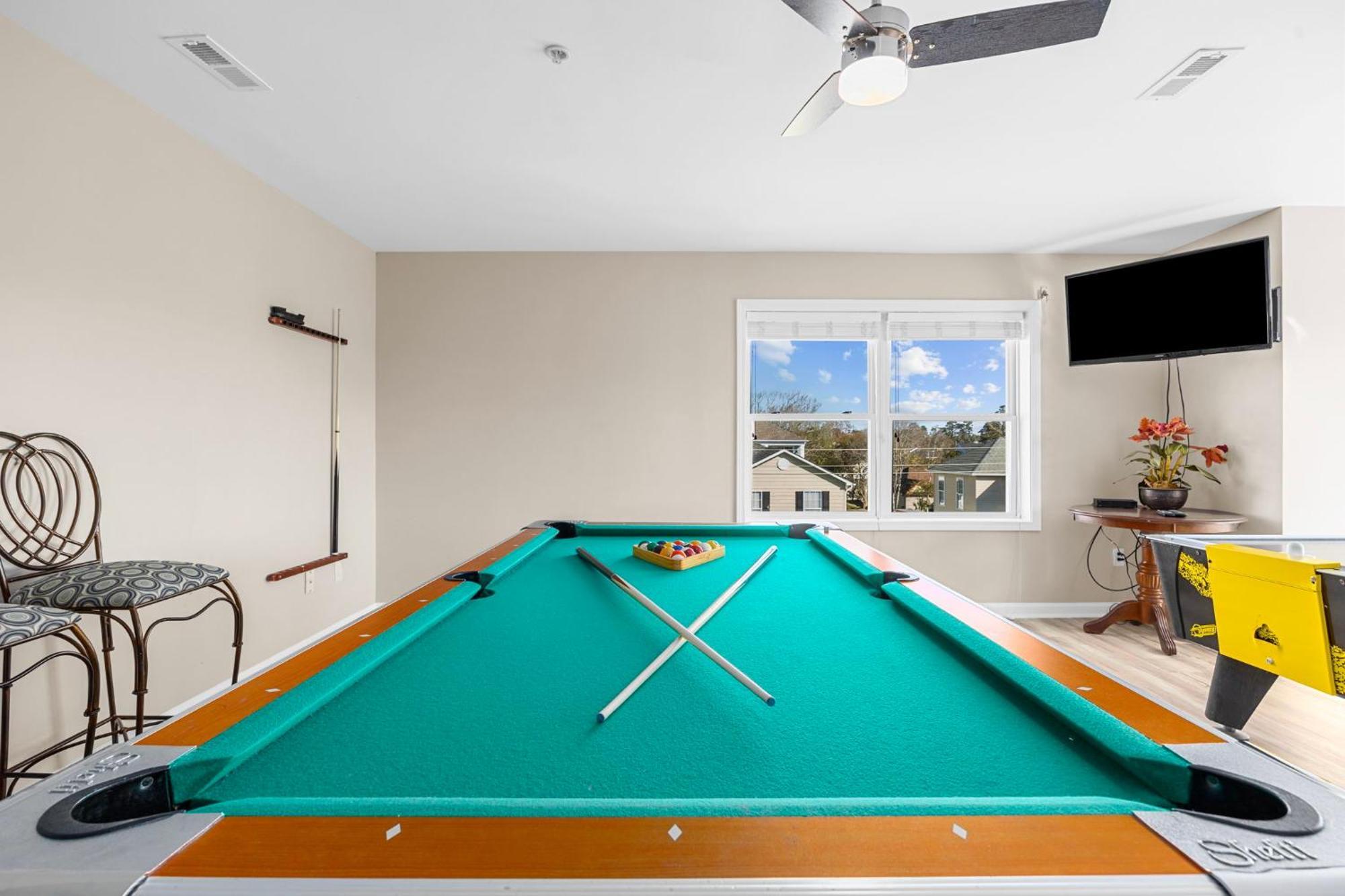 Updated Oceanview Getaway- Game Pool Decks *
