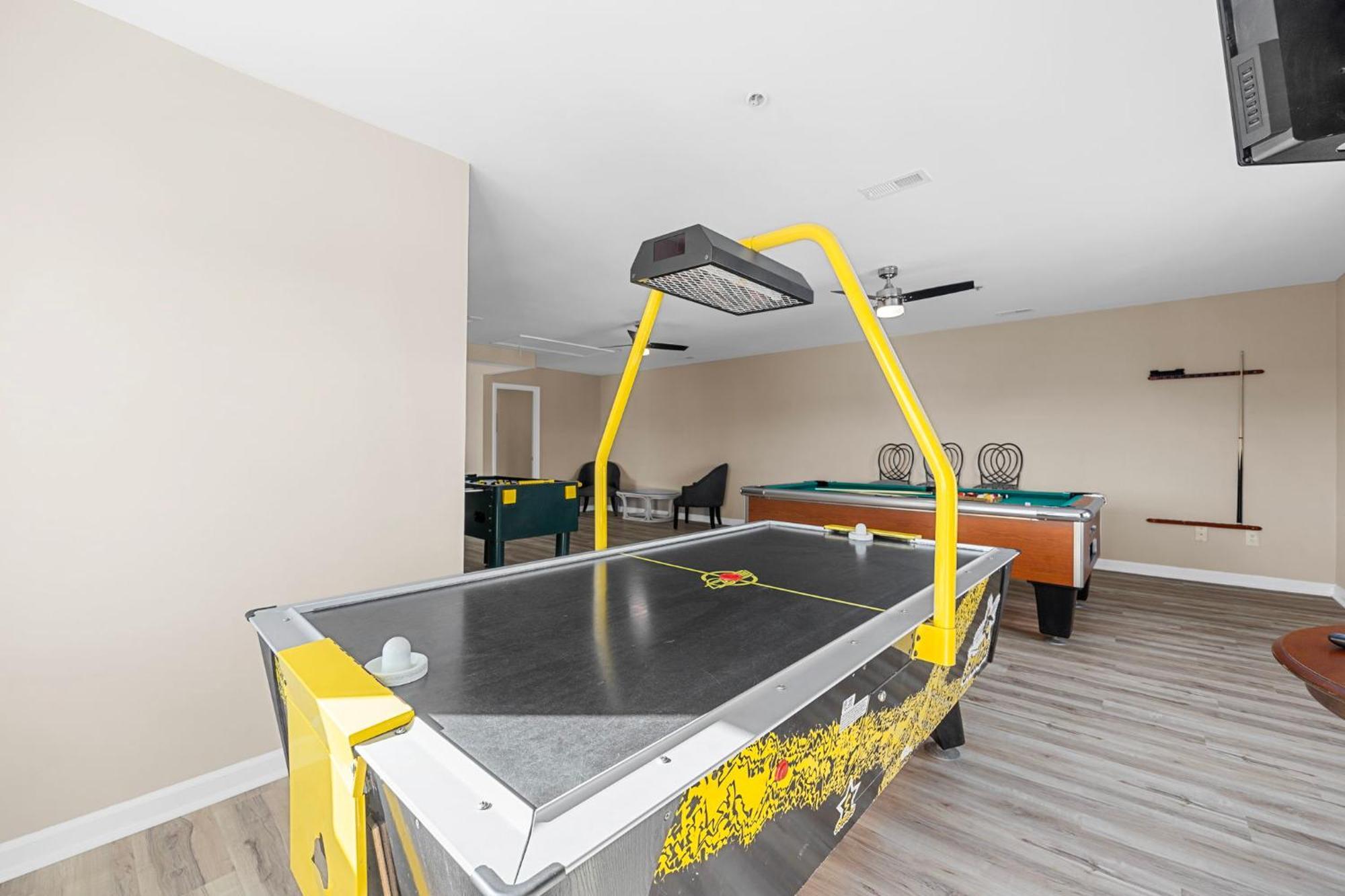 Holiday home Updated Oceanview Getaway- Game Pool Decks