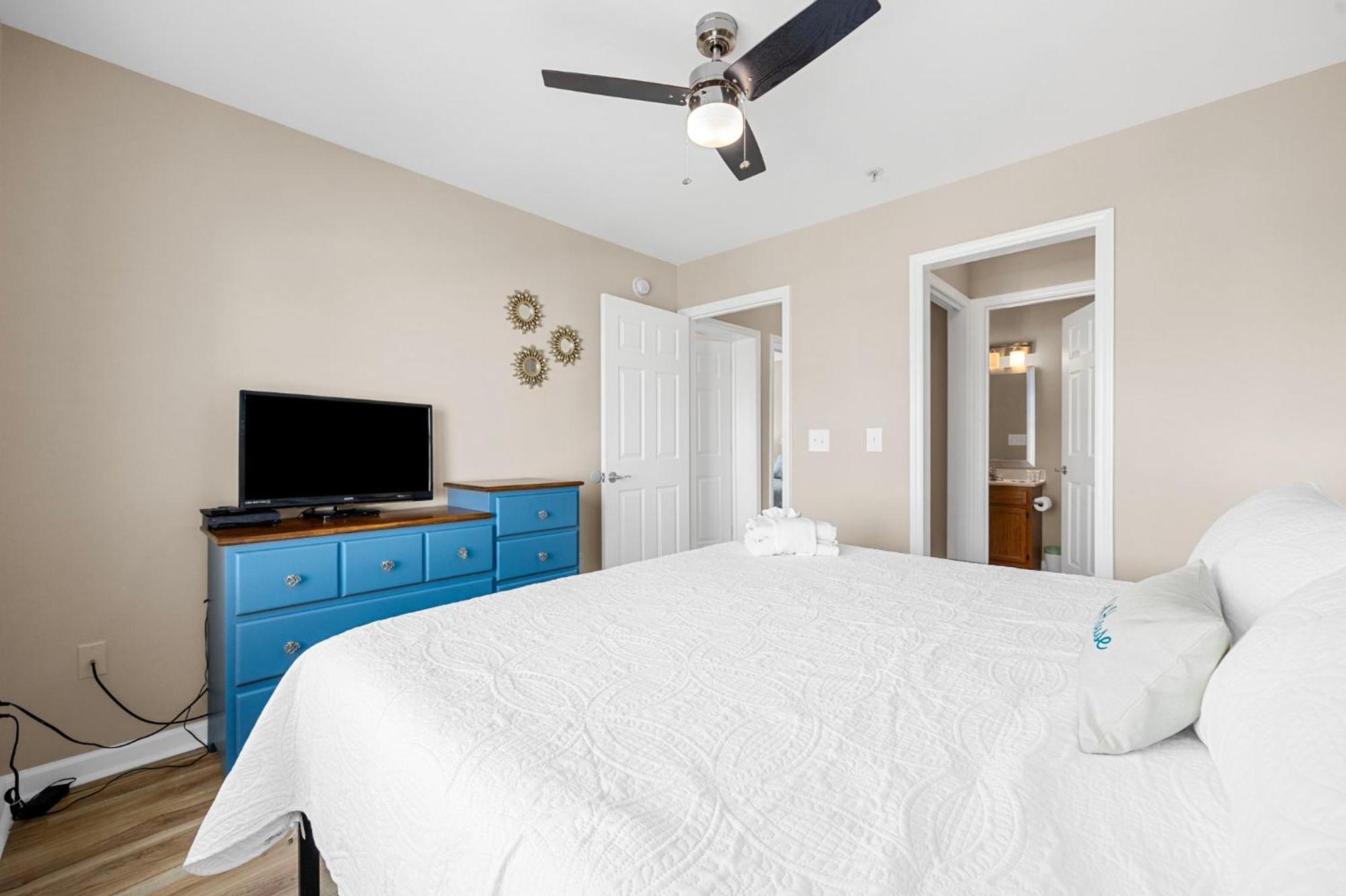 Updated Oceanview Getaway- Game Pool Decks *