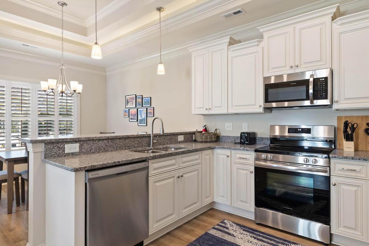 Coastal Charm Hallandale 3 Bdrm Vacation
