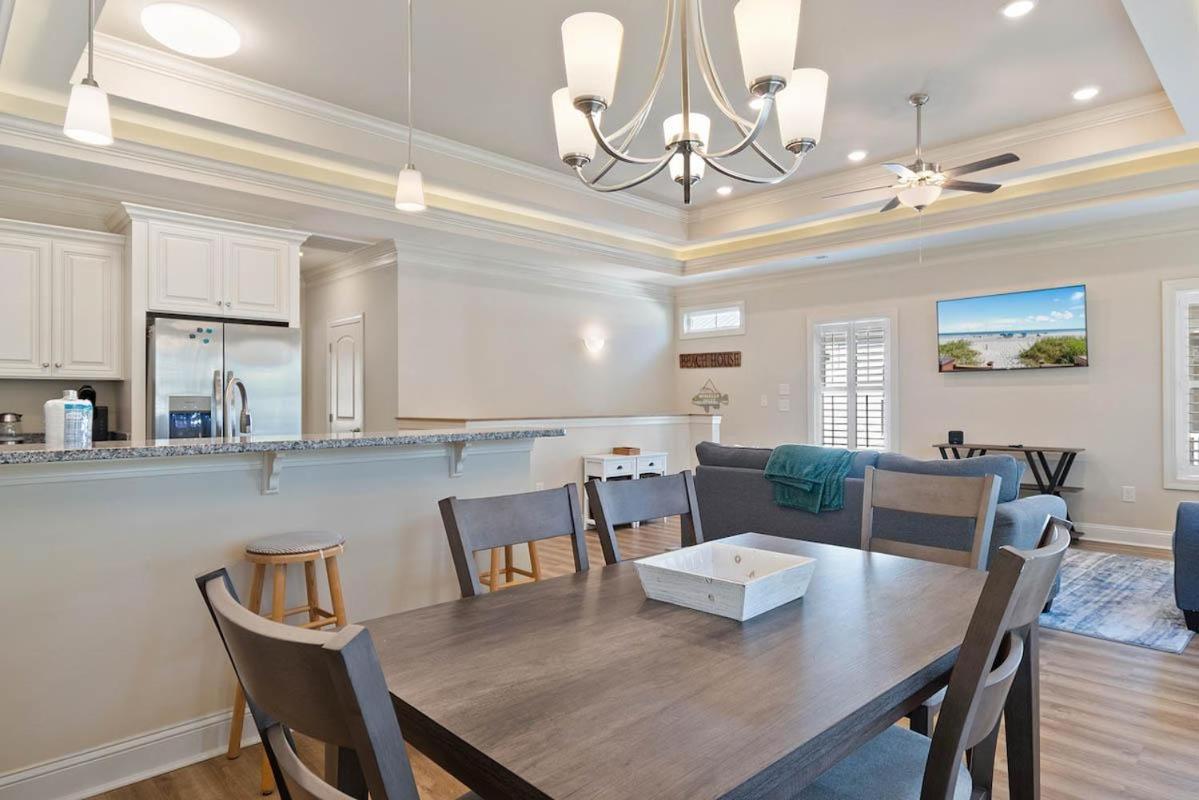 Coastal Charm Hallandale 3 Bdrm Vacation Holiday home *