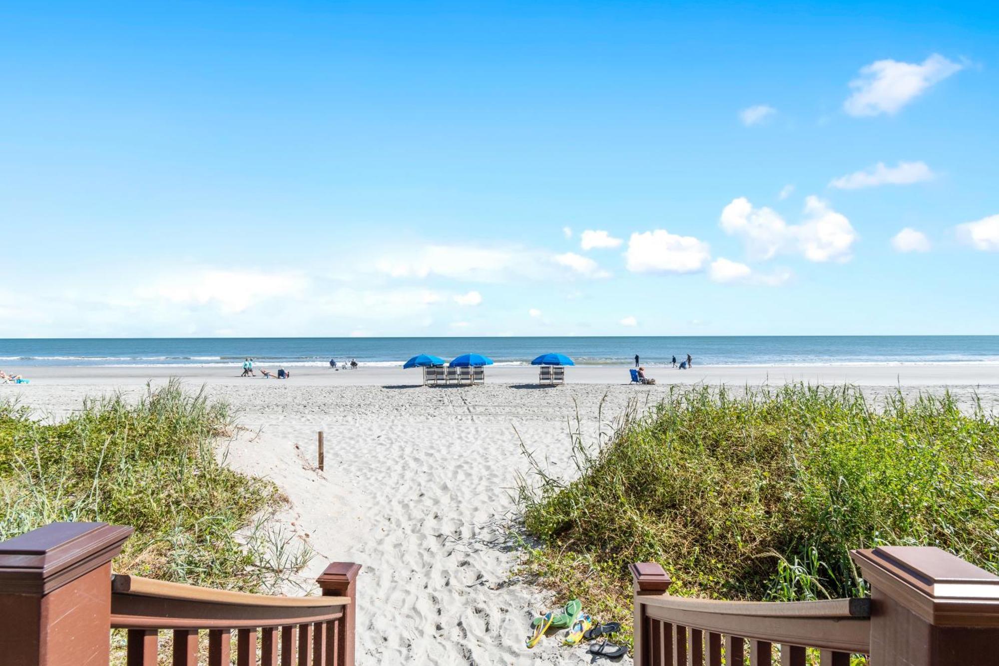Apartment 4 Bds- Beachfront Balcony- Near Barefoot- Pool Myrtle Beach