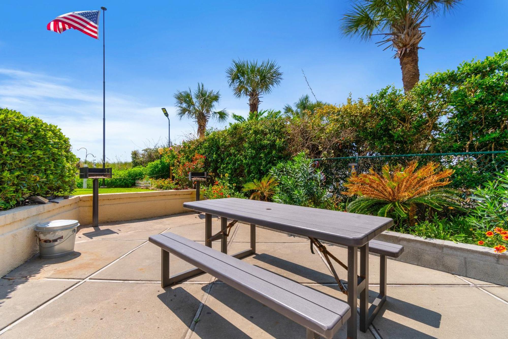 4 Bds- Beachfront Balcony- Near Barefoot- Pool * Myrtle Beach