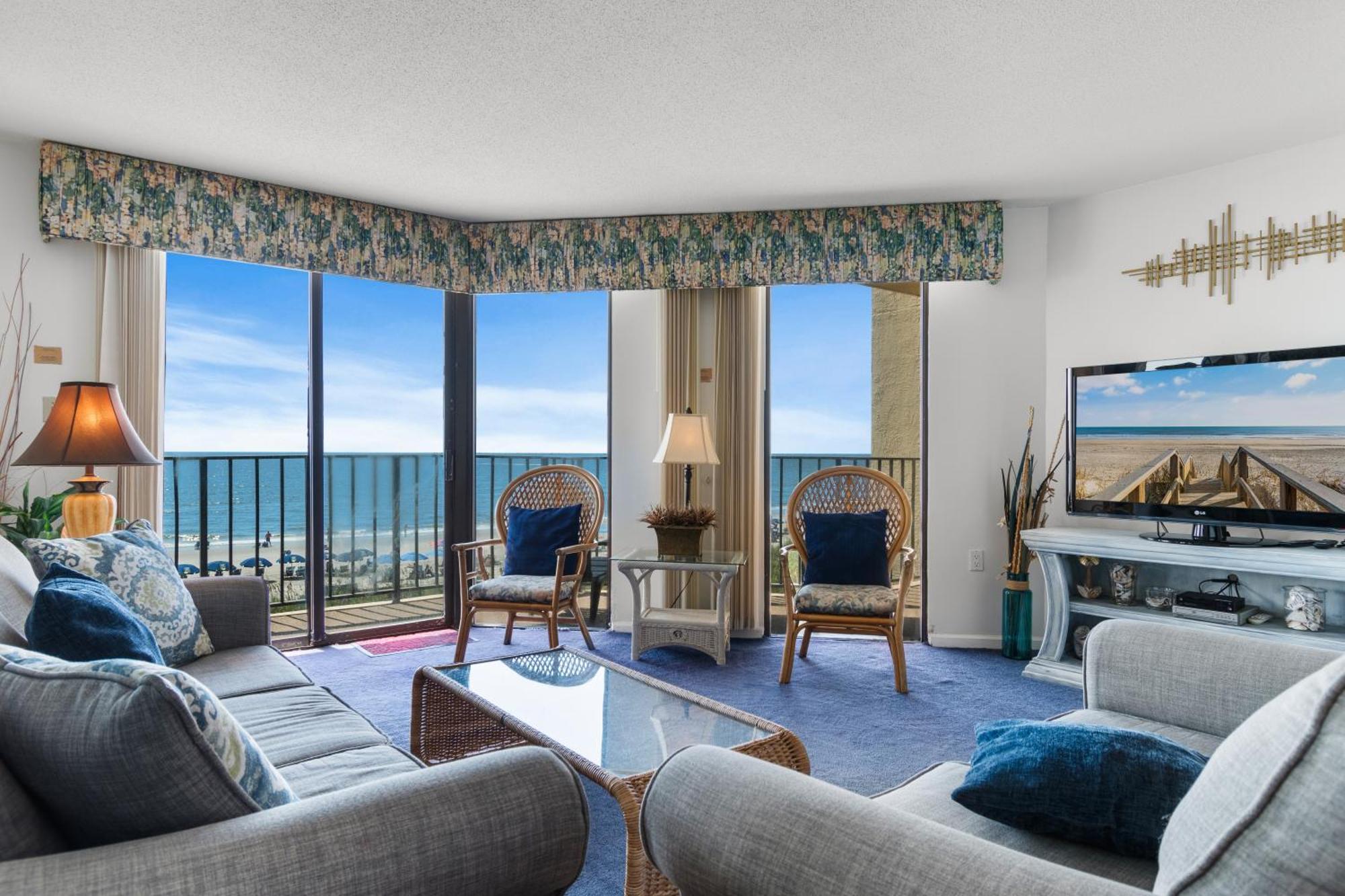 4 Bds- Beachfront Balcony- Near Barefoot- Pool Apartment