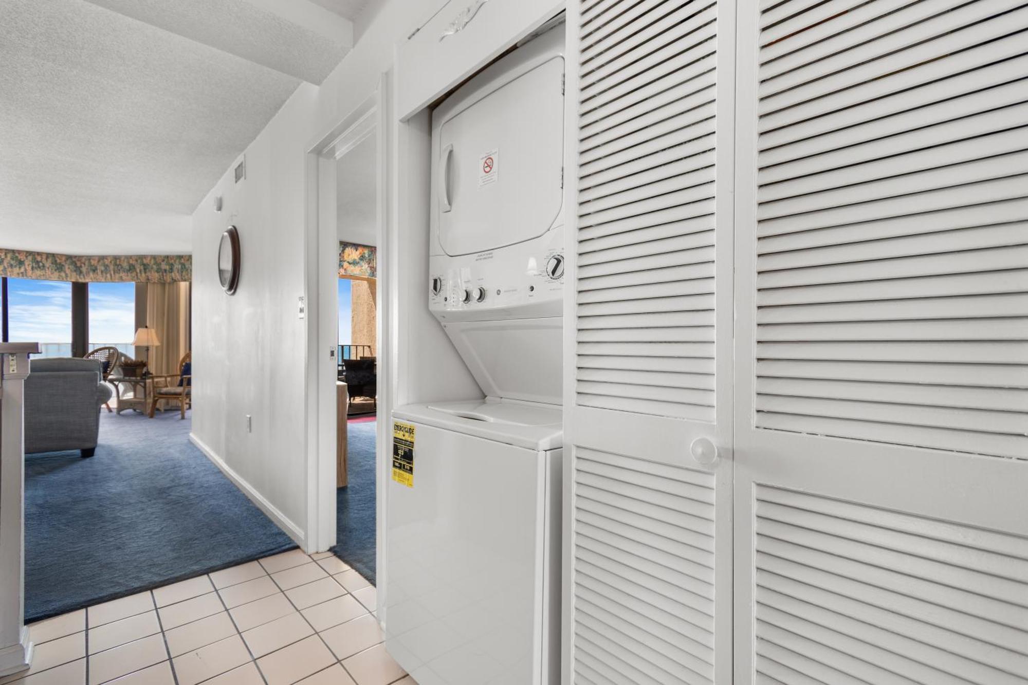 4 Bds- Beachfront Balcony- Near Barefoot- Pool Apartment Myrtle Beach