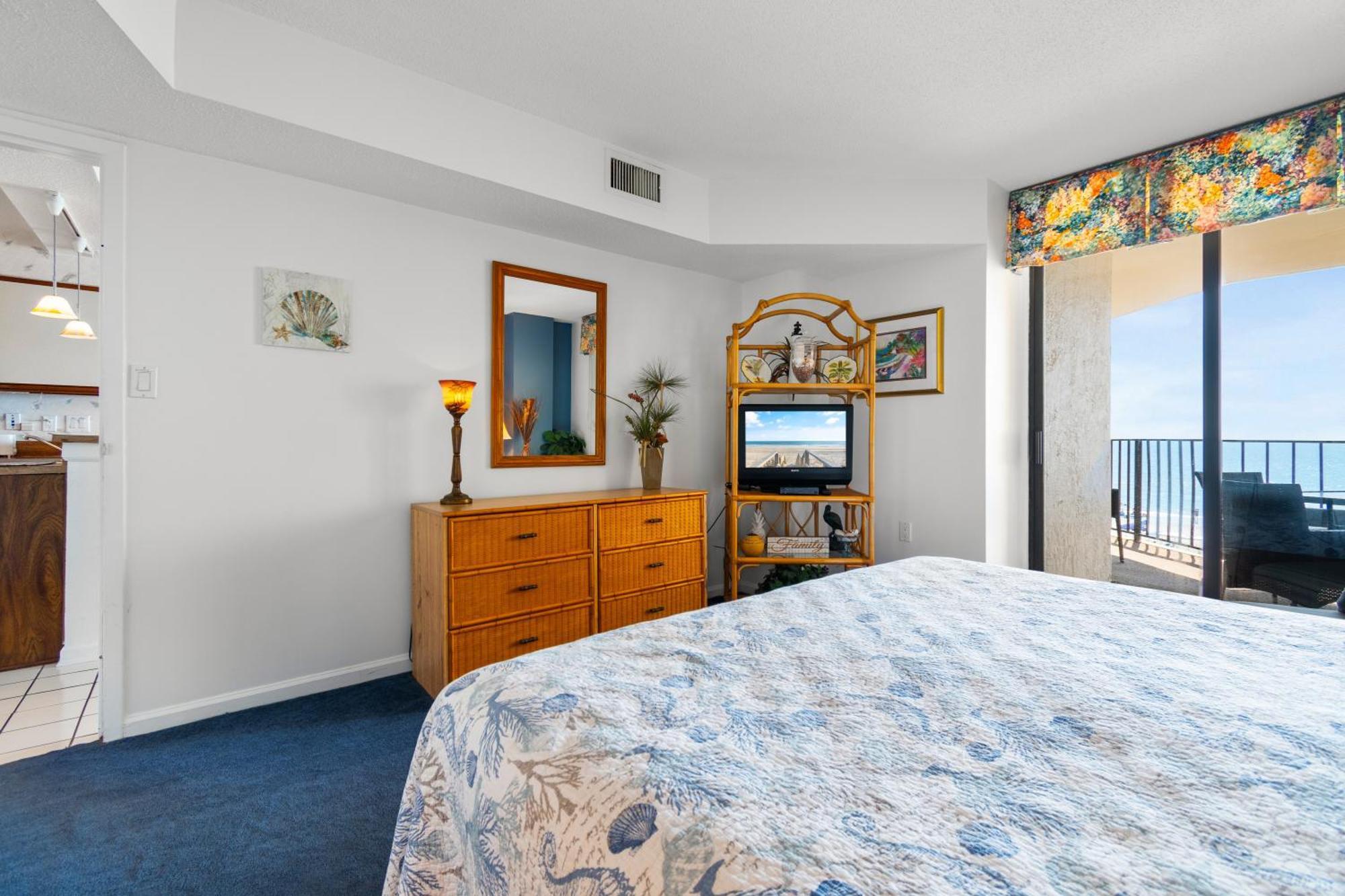 Apartment 4 Bds- Beachfront Balcony- Near Barefoot- Pool Myrtle Beach
