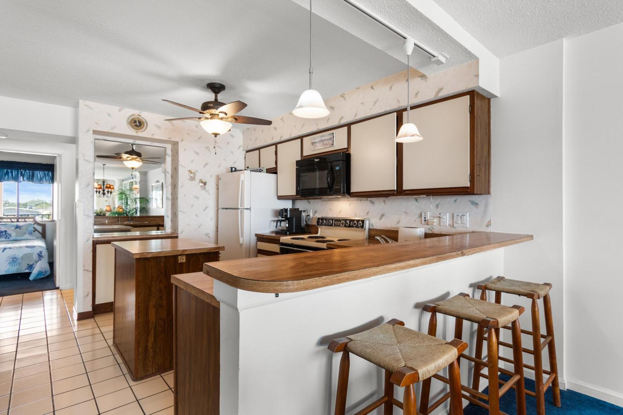 4 Bds- Beachfront Balcony- Near Barefoot- Pool