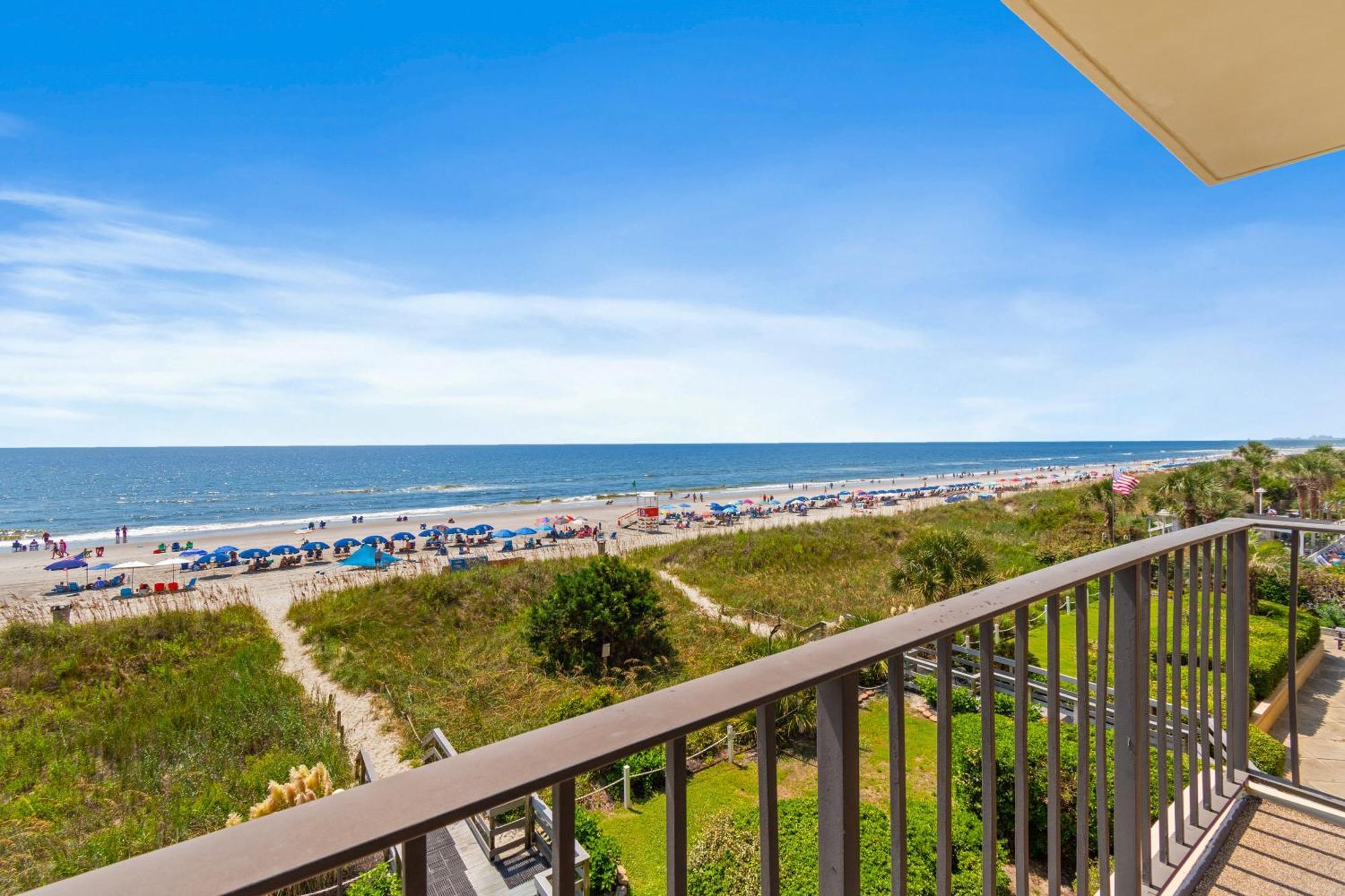 Apartment 4 Bds- Beachfront Balcony- Near Barefoot- Pool