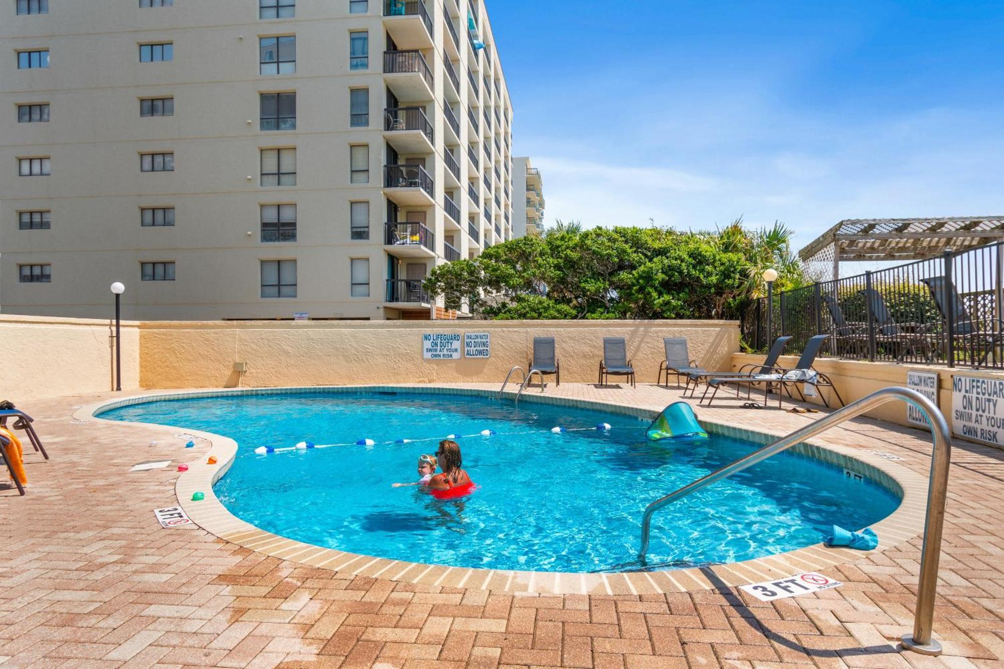 4 Bds- Beachfront Balcony- Near Barefoot- Pool Apartment Myrtle Beach