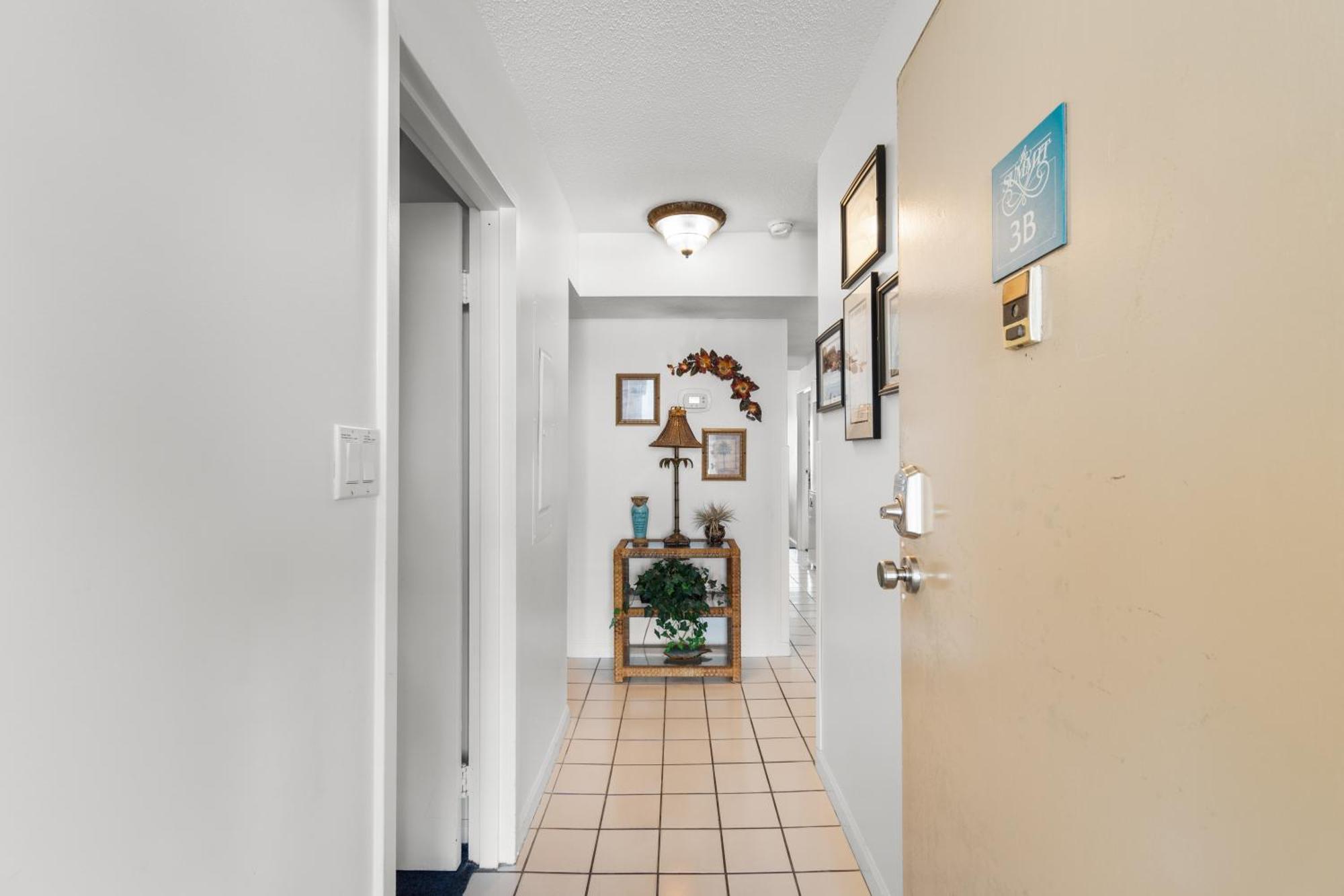 4 Bds- Beachfront Balcony- Near Barefoot- Pool Apartment Myrtle Beach
