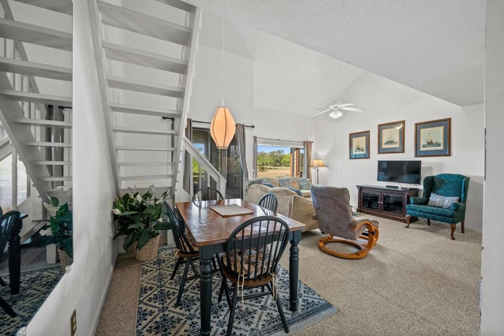 Heron Pointe F20 Apartment *